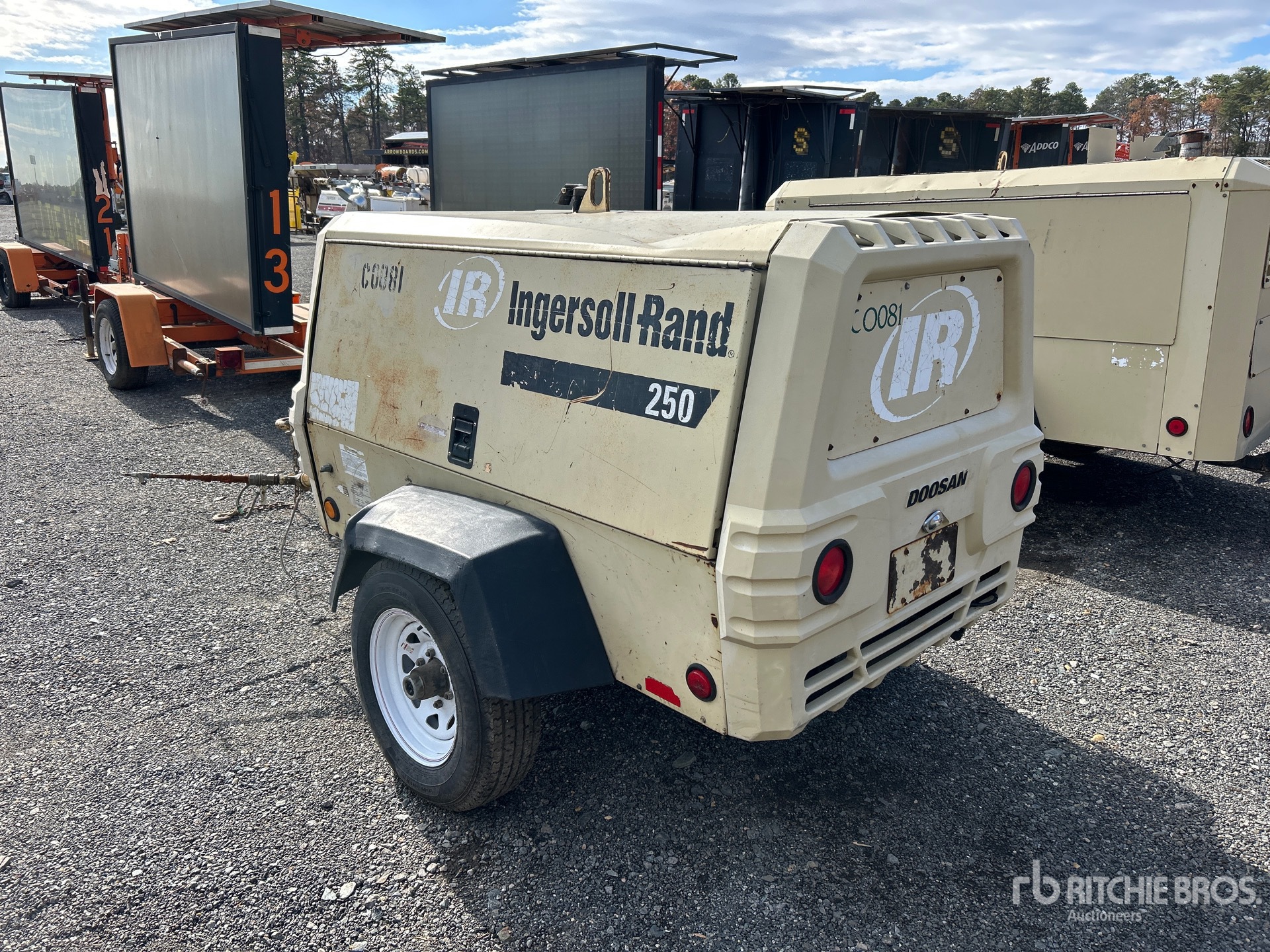 General Appearance with Bild, Ecke hinten links