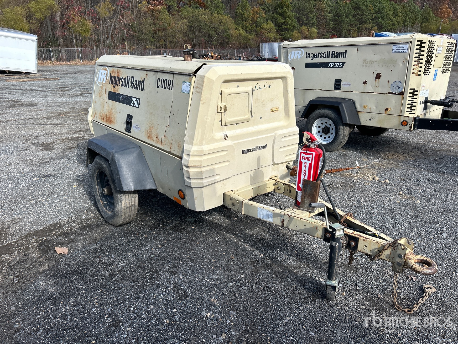 General Appearance with Bild, Ecke vorne rechts