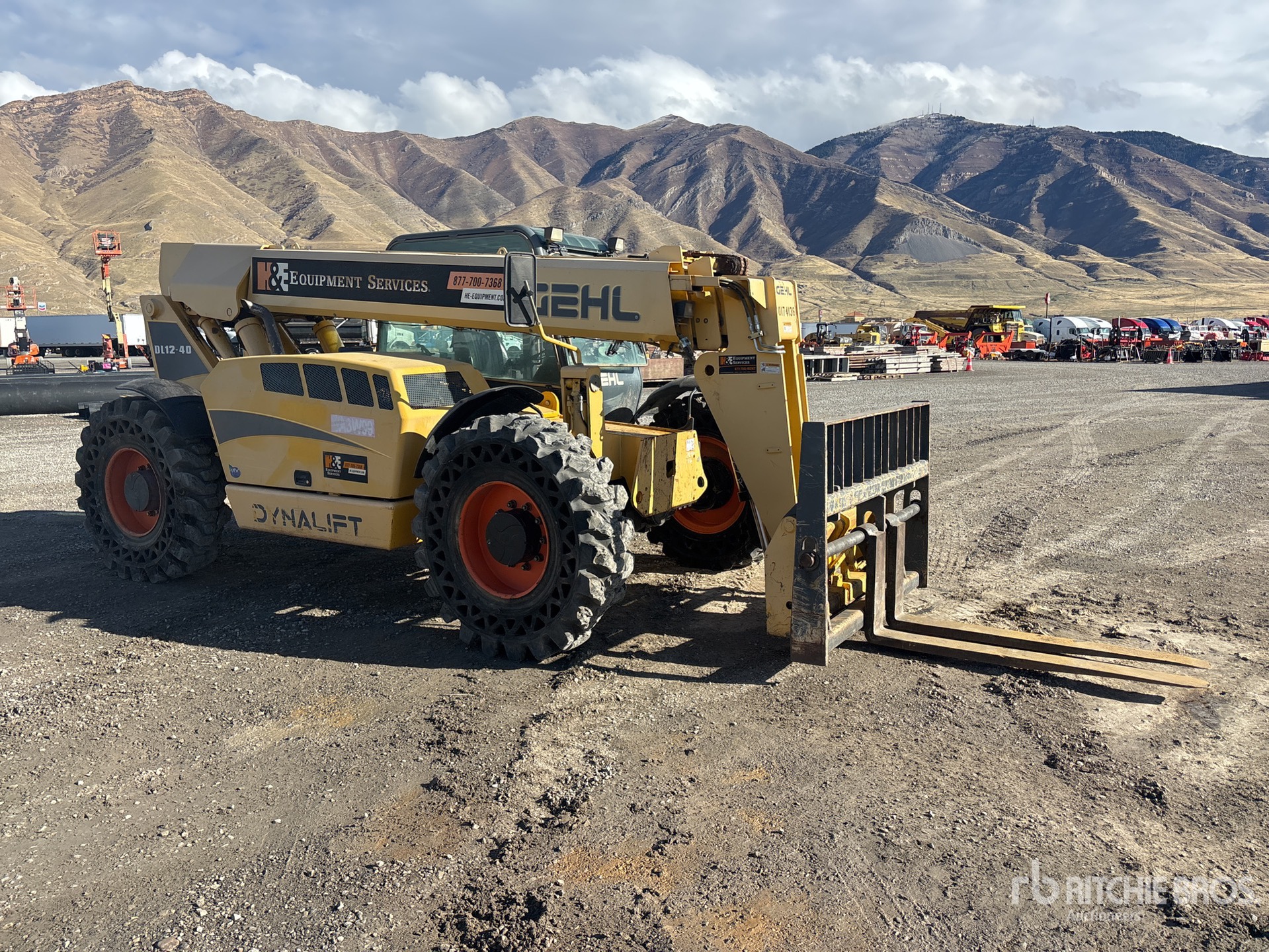 General Appearance with Bild, Ecke vorne rechts