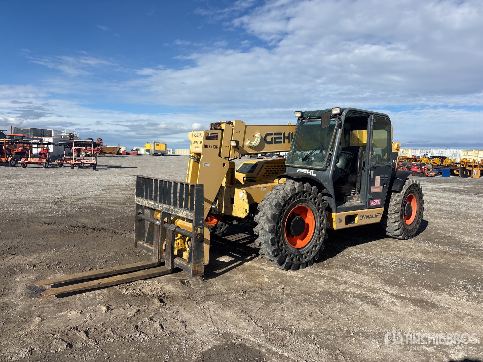 General Appearance with Bild, Ecke vorne links