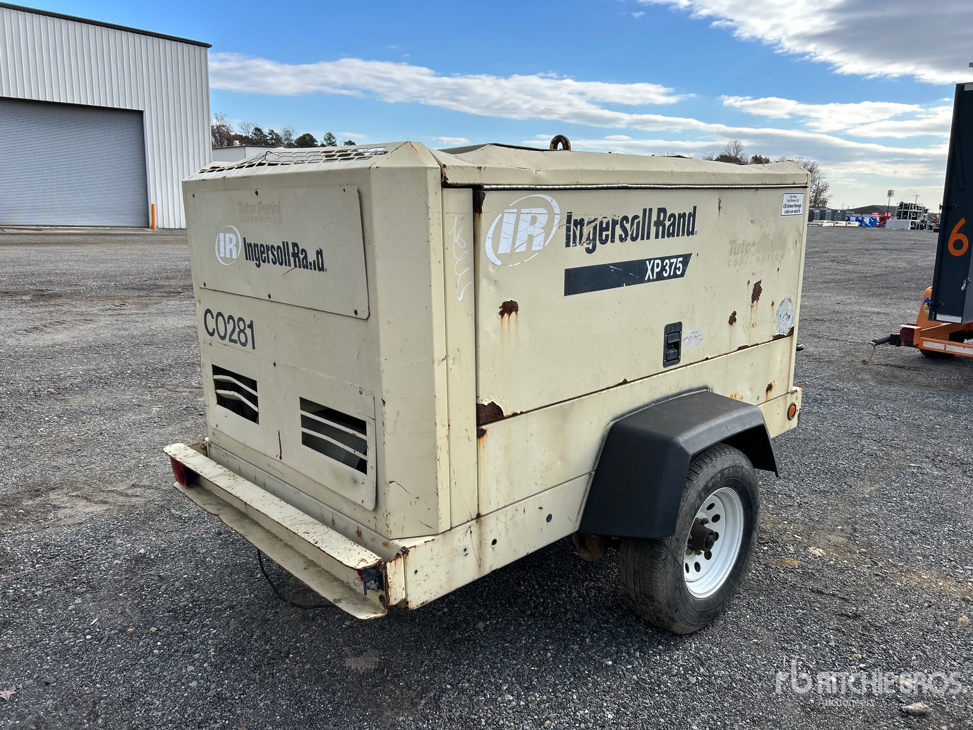 General Appearance with Bild, Ecke hinten rechts