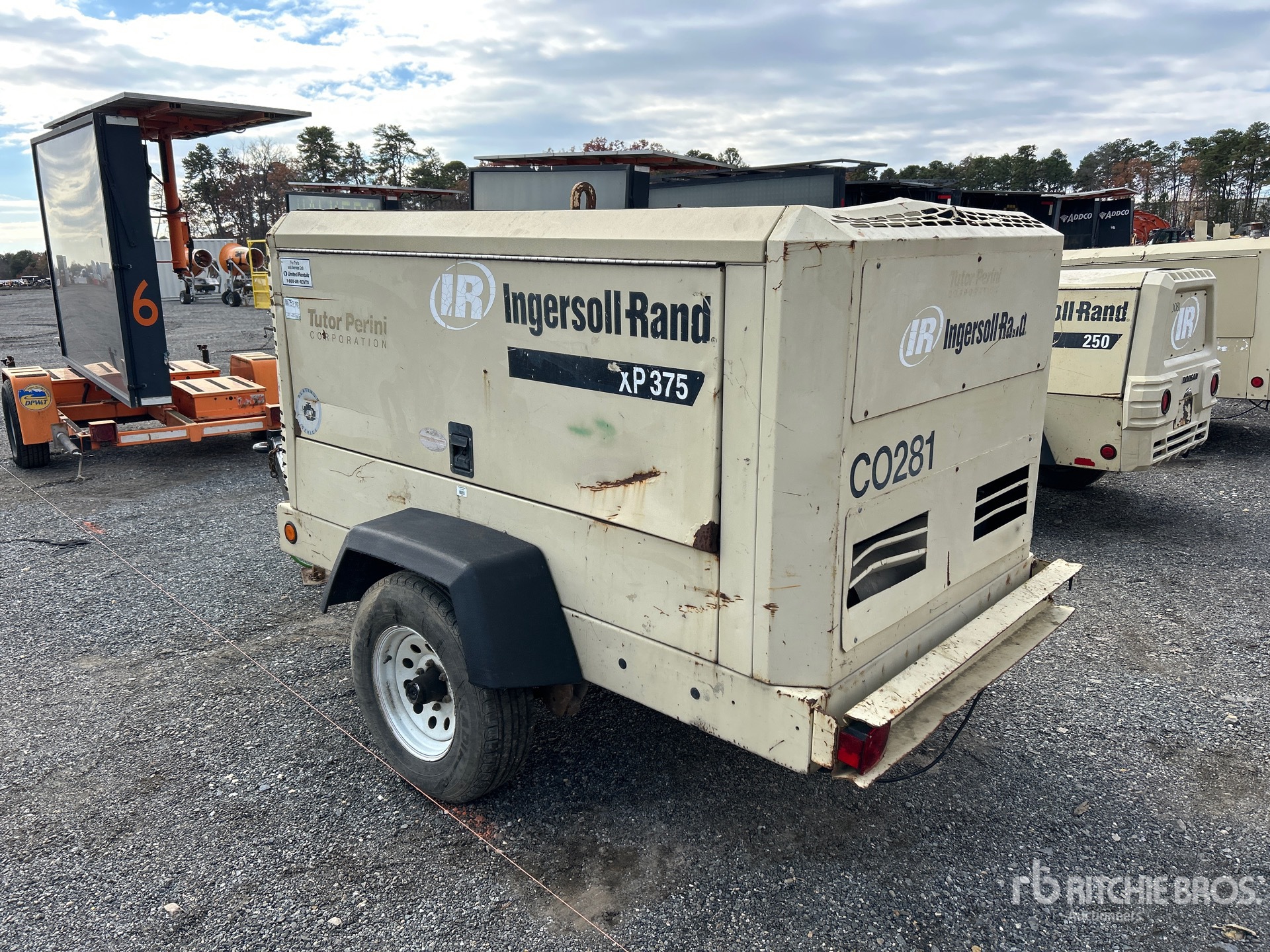 General Appearance with Bild, Ecke hinten links