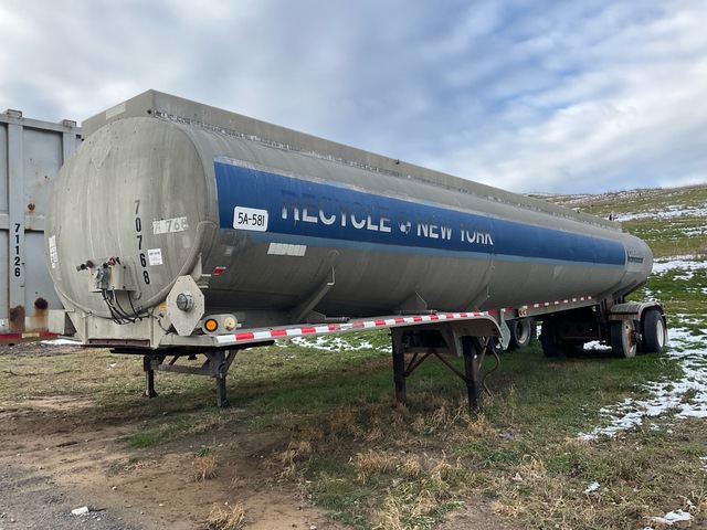 1985 Fruehauf 8000 gal T/A Tanker Trailer