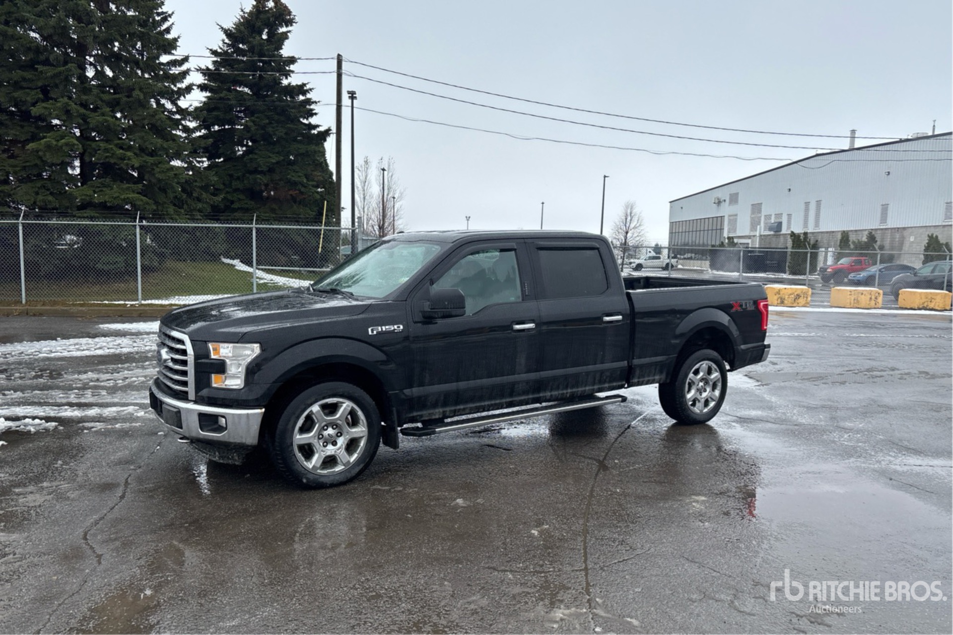 General Appearance with Foto, angolo anteriore sinistro