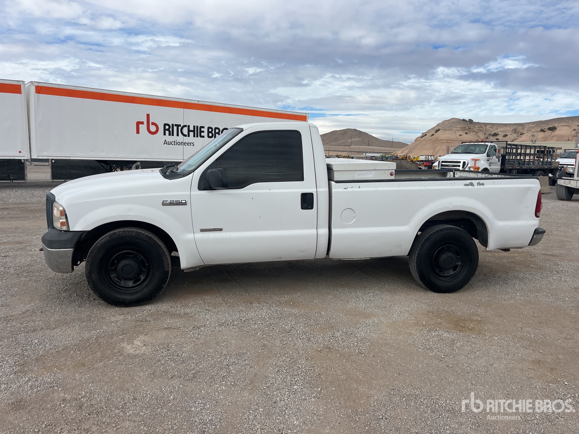 General Appearance with Bild, Ecke vorne links