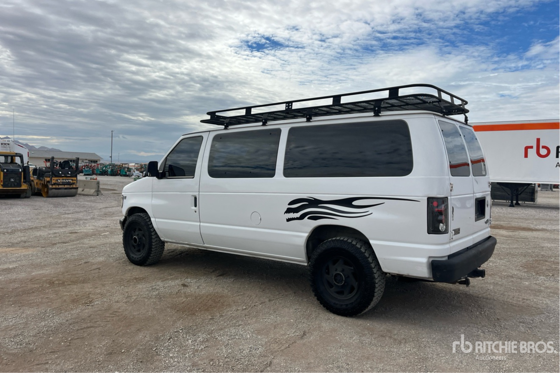 General Appearance with Foto, angolo posteriore sinistro