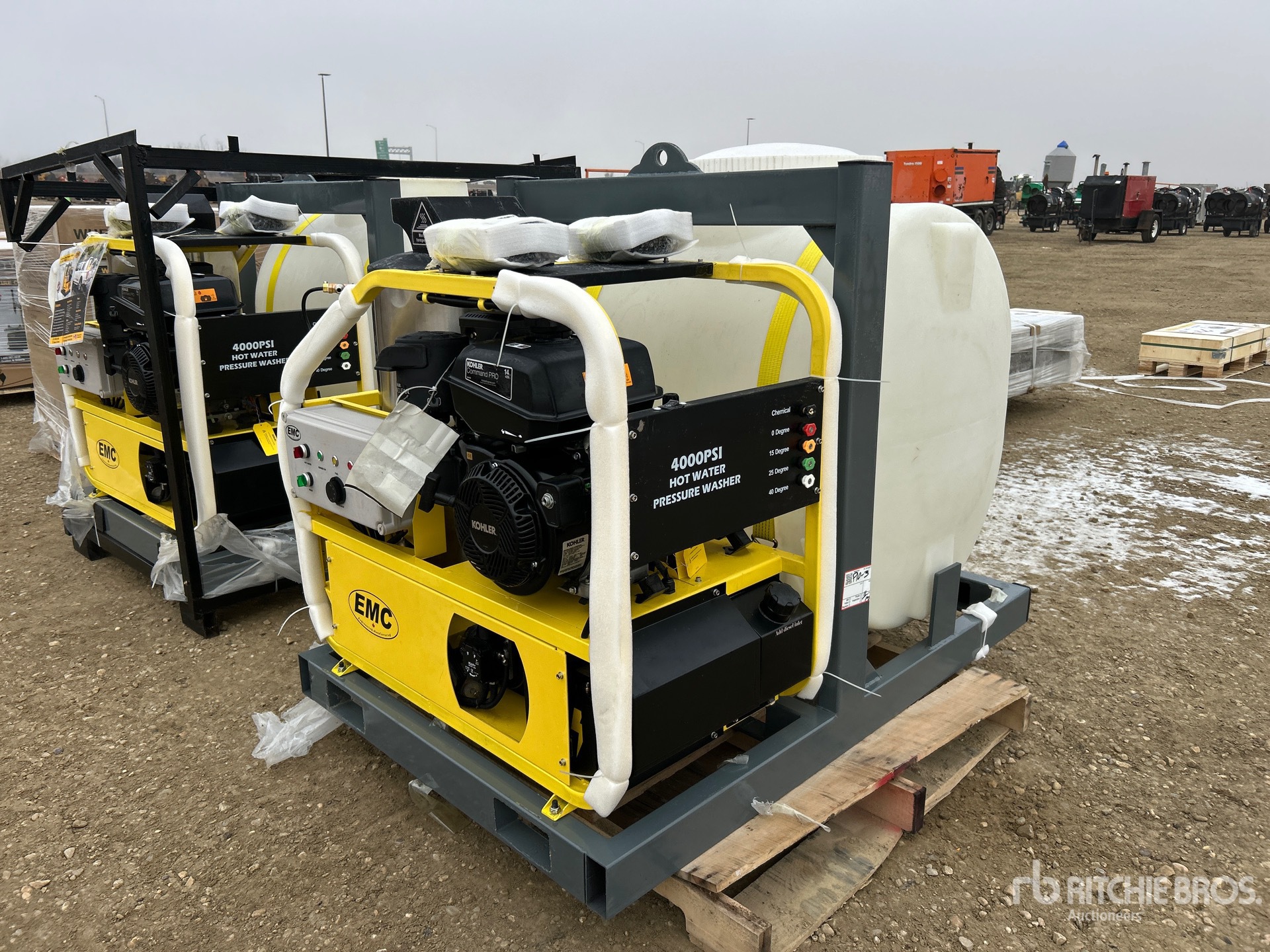 General Appearance with Bild, Ecke vorne links