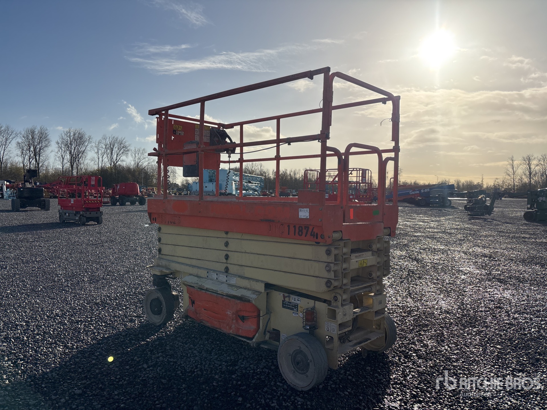 General Appearance with Picture, Right Front Corner