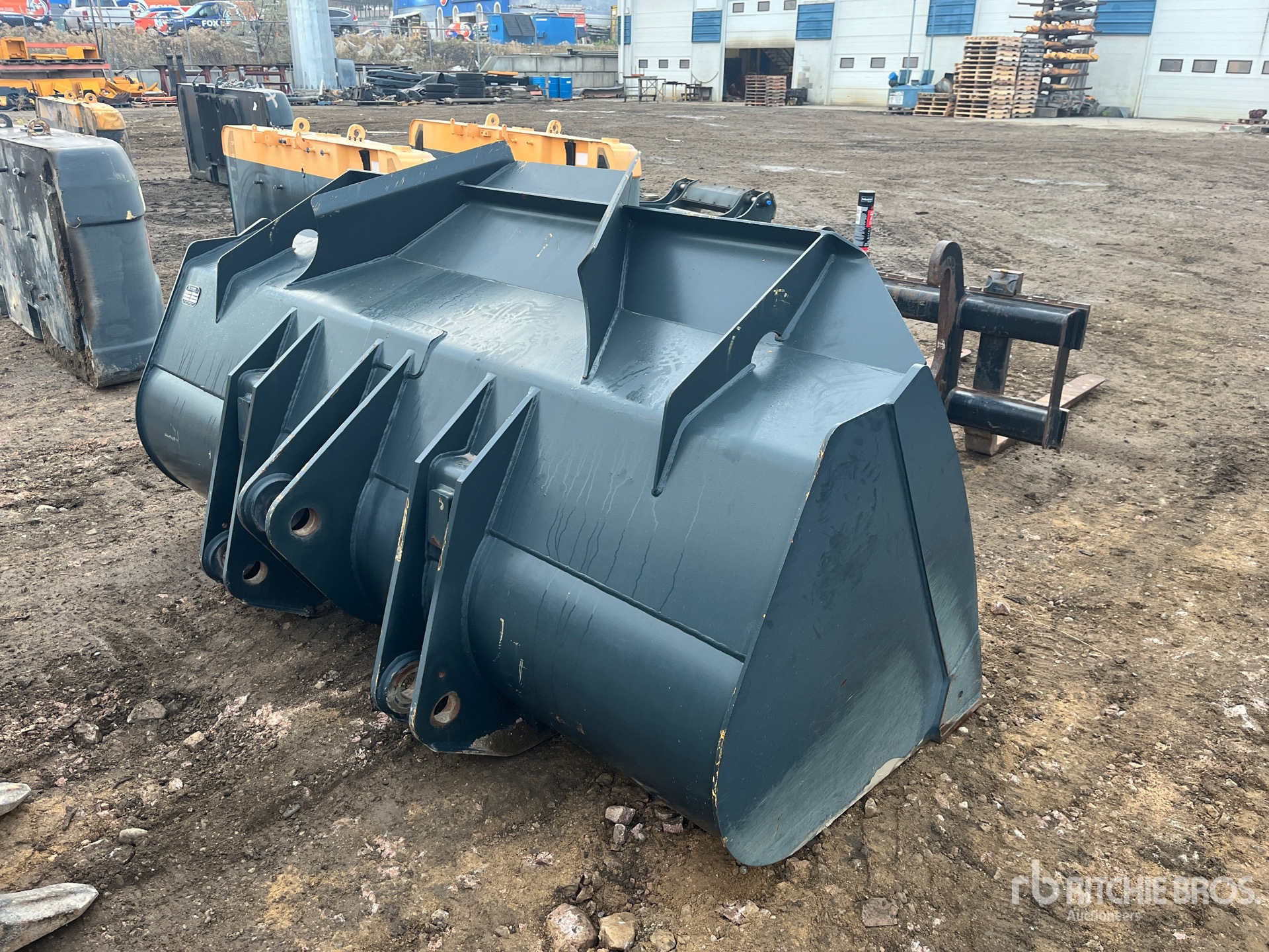 General Appearance with Bild, Ecke hinten rechts