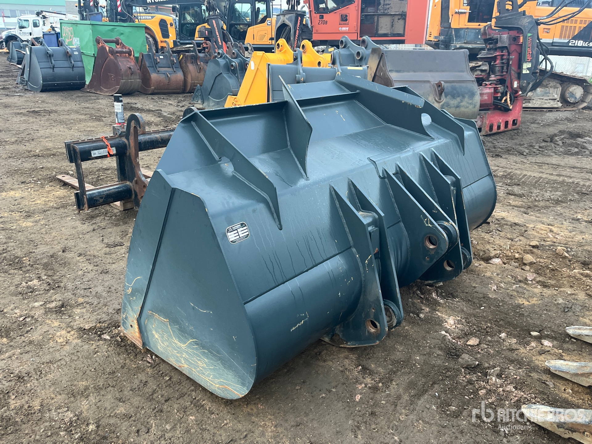 General Appearance with Bild, Ecke hinten links