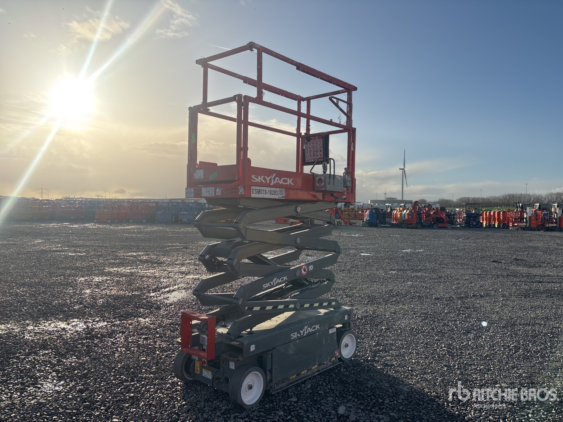 General Appearance with Picture, Left Front Corner