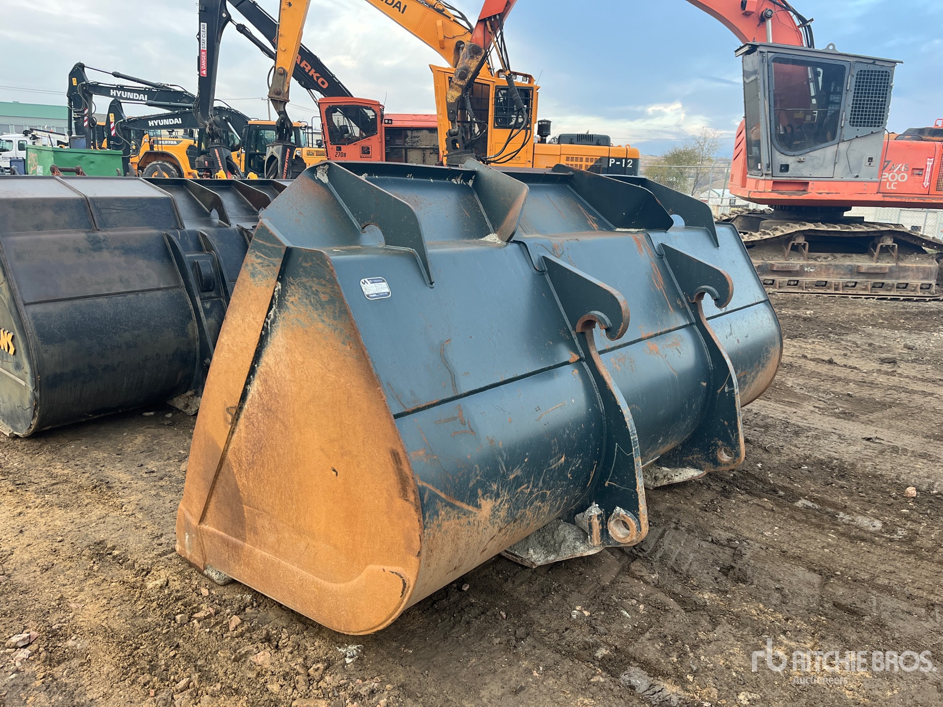 General Appearance with Bild, Ecke hinten links