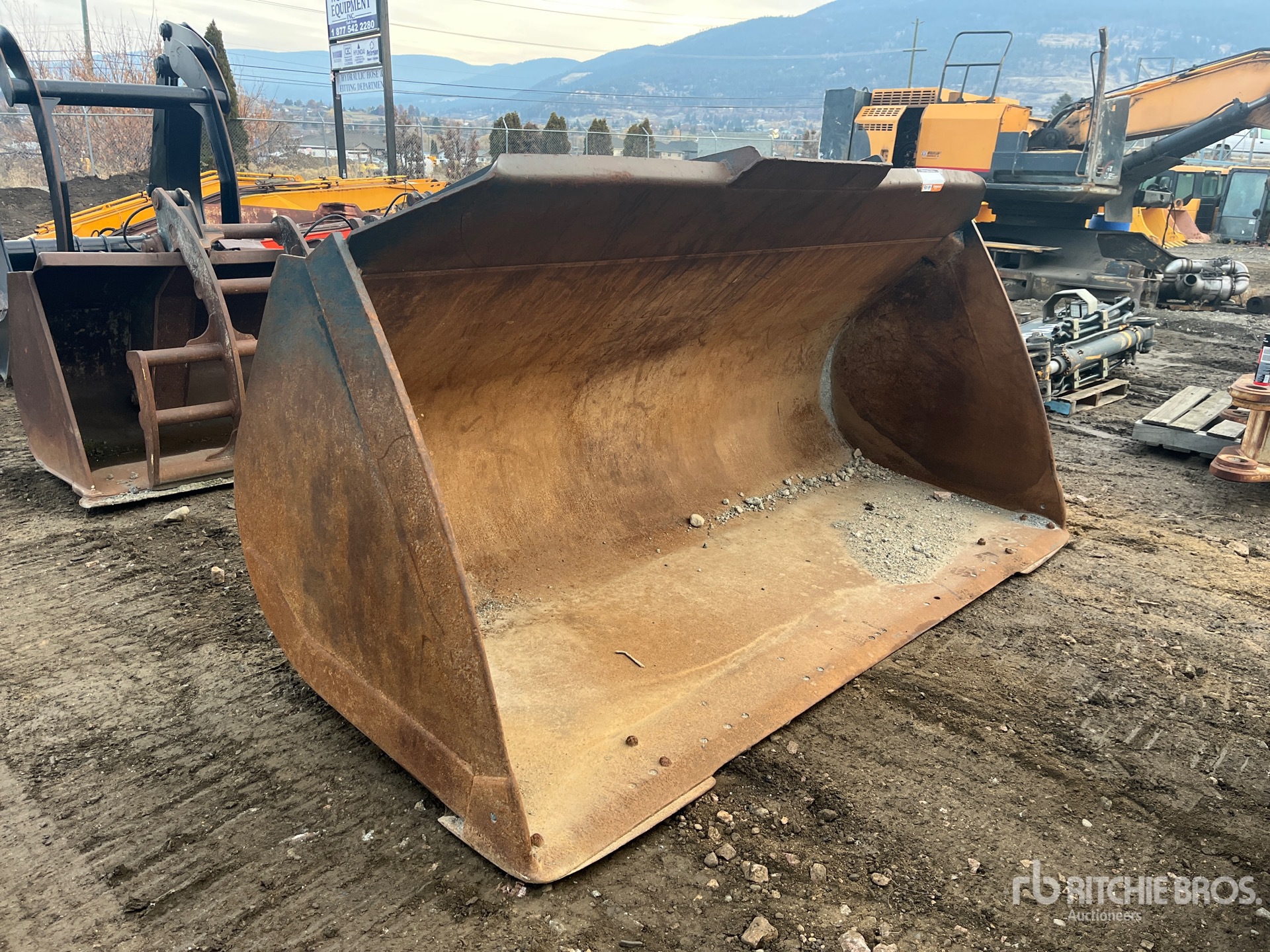 General Appearance with Bild, Ecke vorne rechts