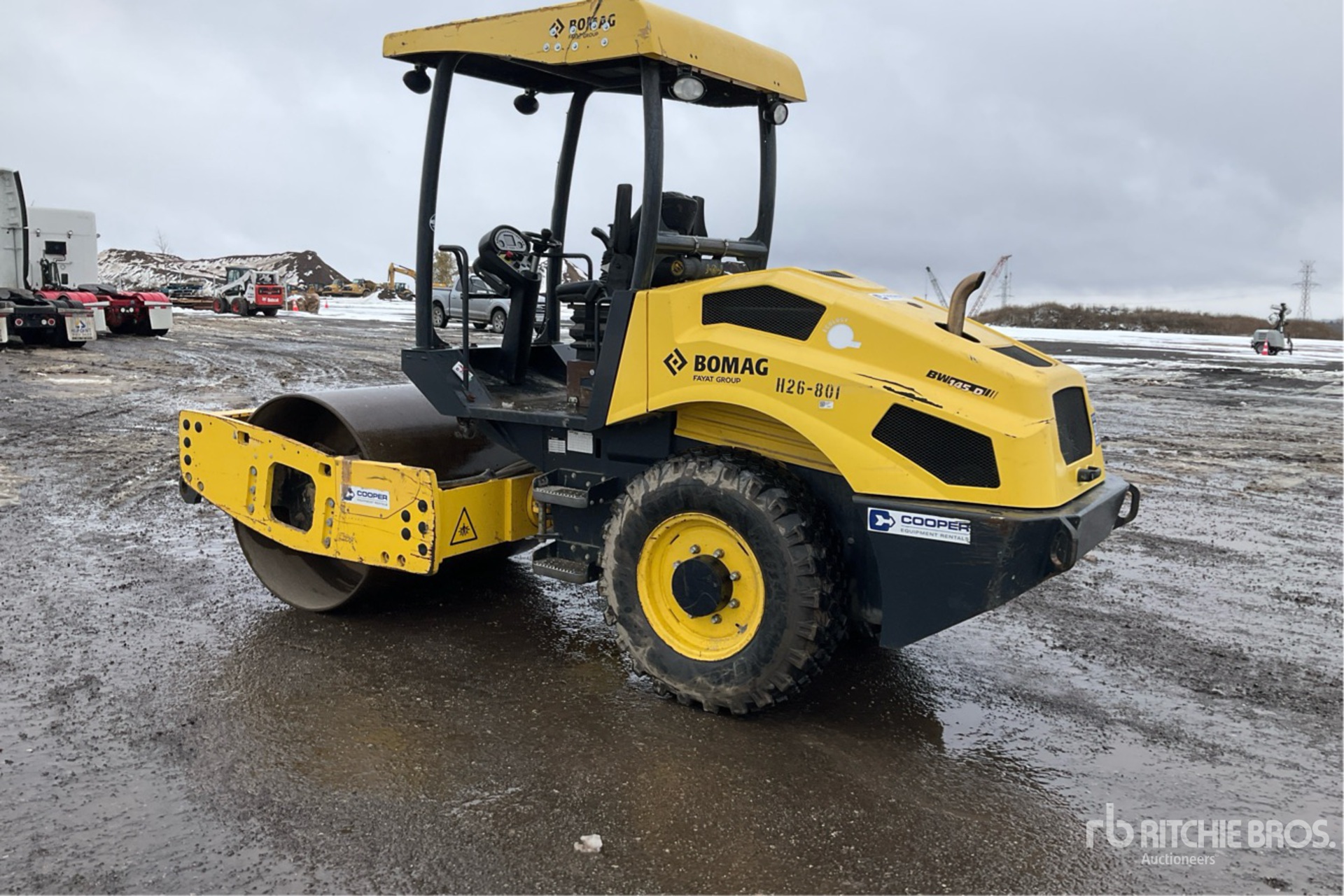 General Appearance with Picture, Left Rear Corner