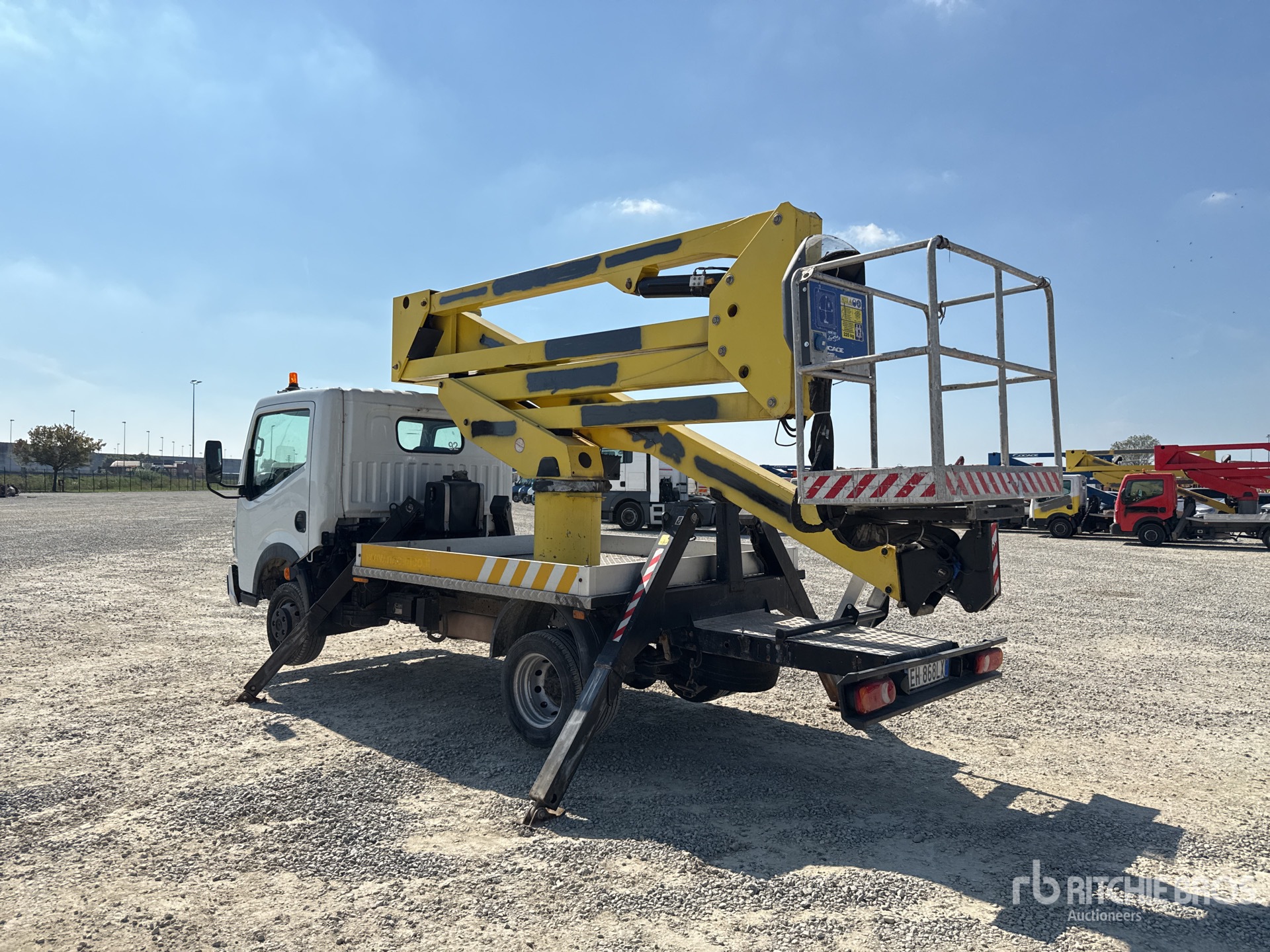 General Appearance with Imagen: esquina trasera izquierda