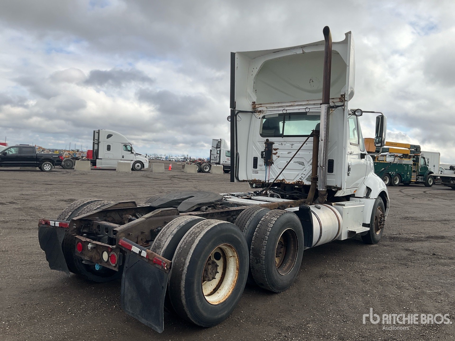 General Appearance with Foto, angolo anteriore sinistro