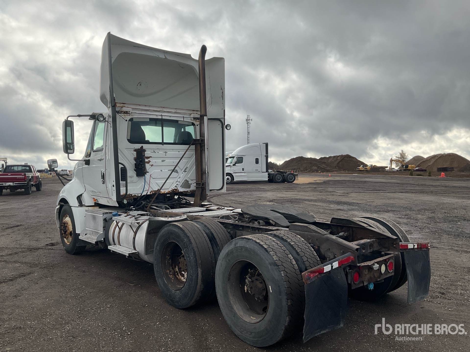 General Appearance with Foto, angolo posteriore sinistro