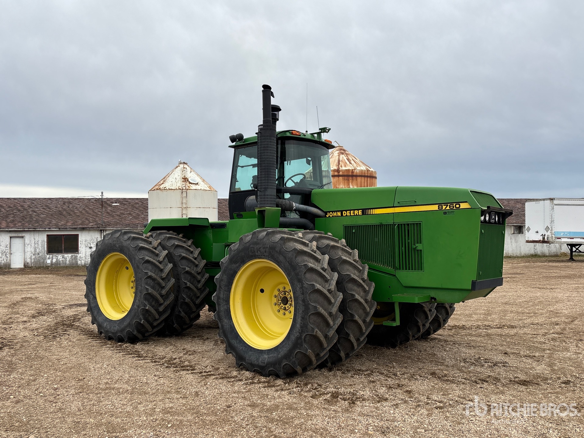 General Appearance with Bild, Ecke vorne rechts