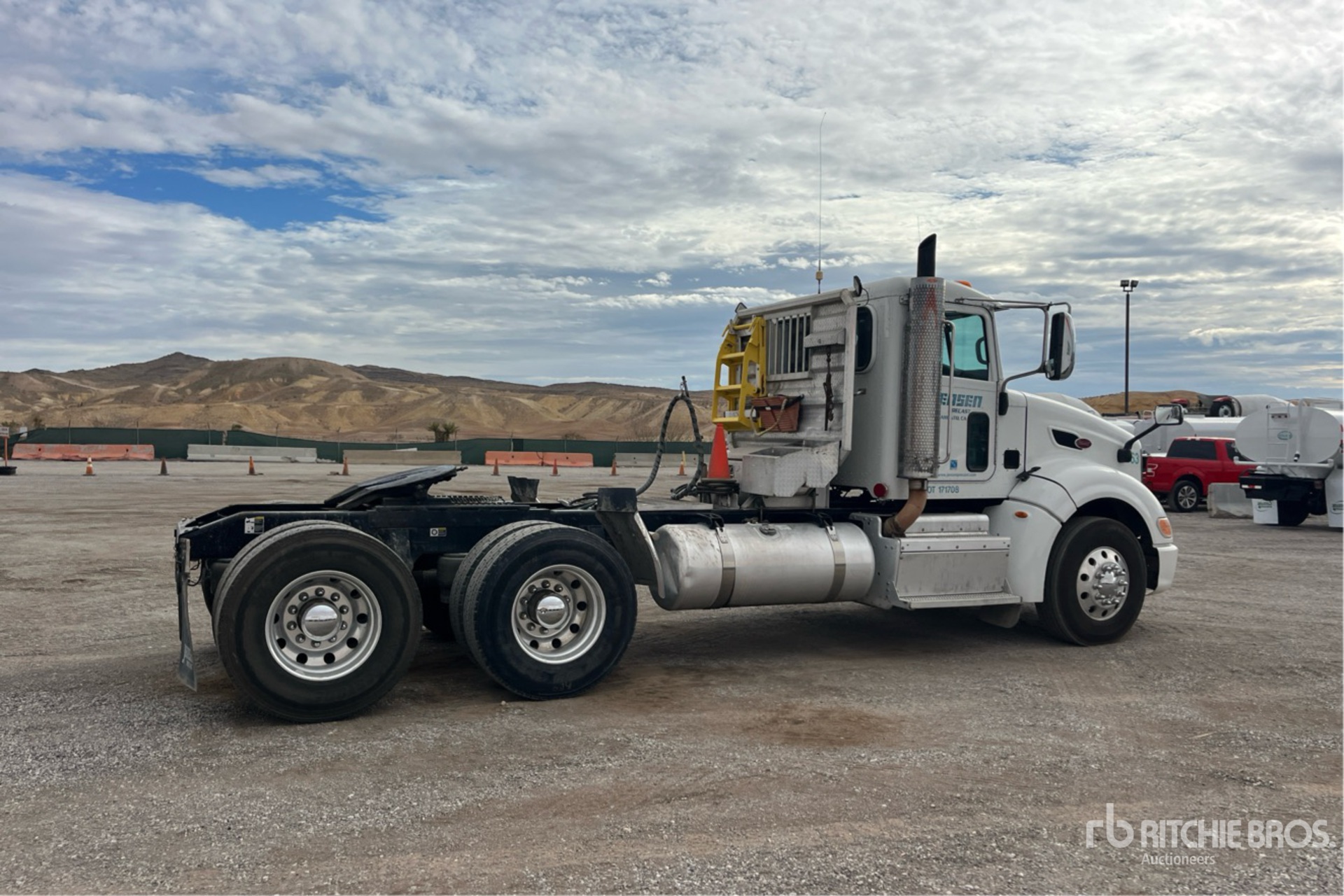 General Appearance with Imagen: esquina trasera derecha