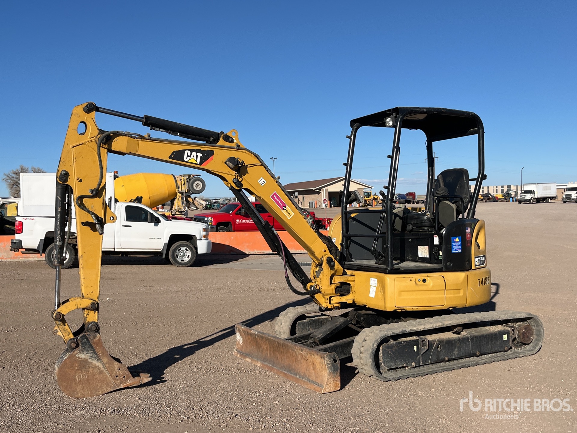 General Appearance with Bild, Ecke vorne links