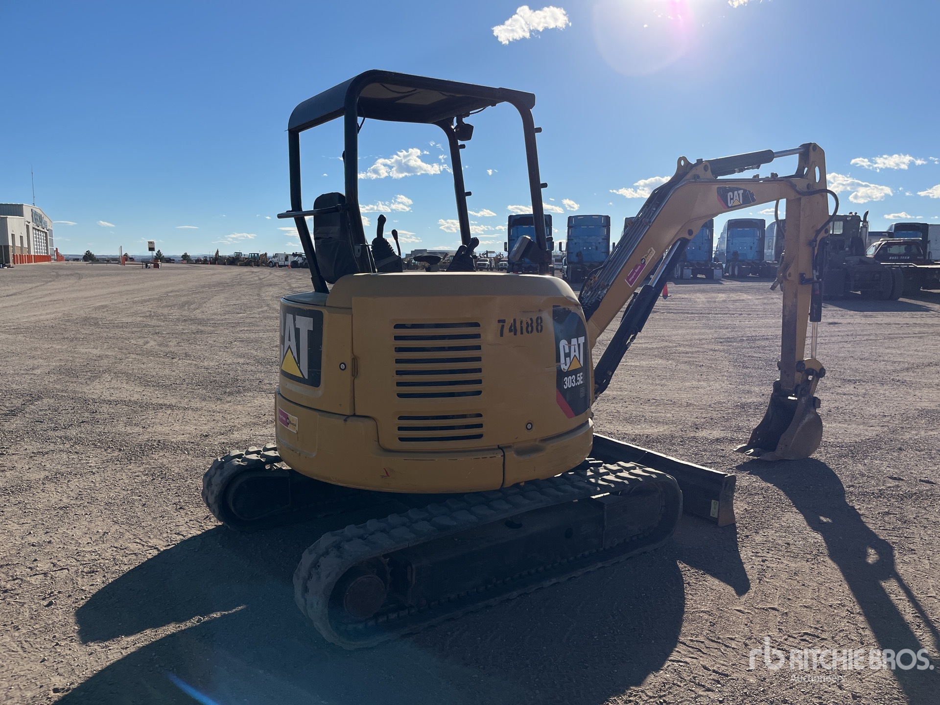 General Appearance with Bild, Ecke hinten rechts