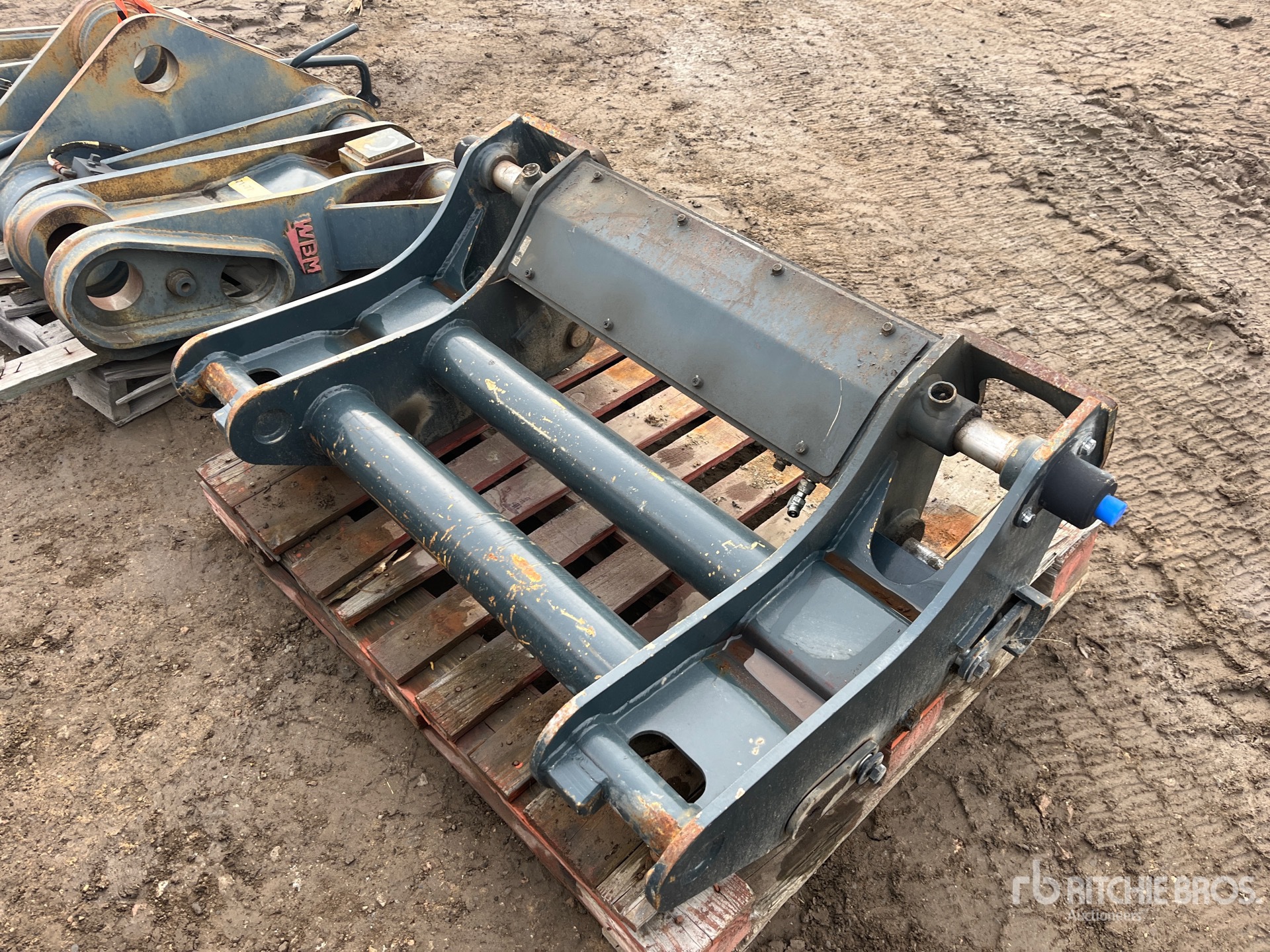 Aspect général with Image, coin arrière droit