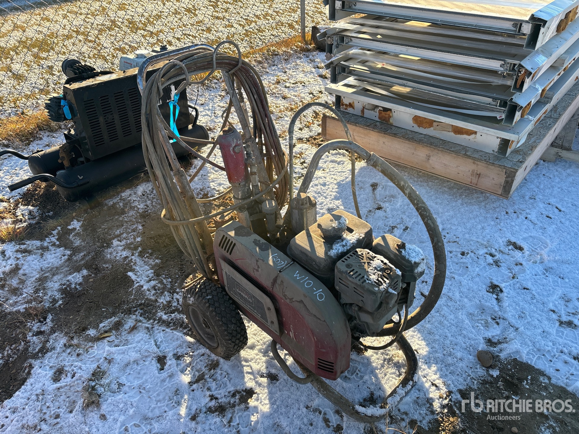 General Appearance with Bild, Ecke vorne rechts