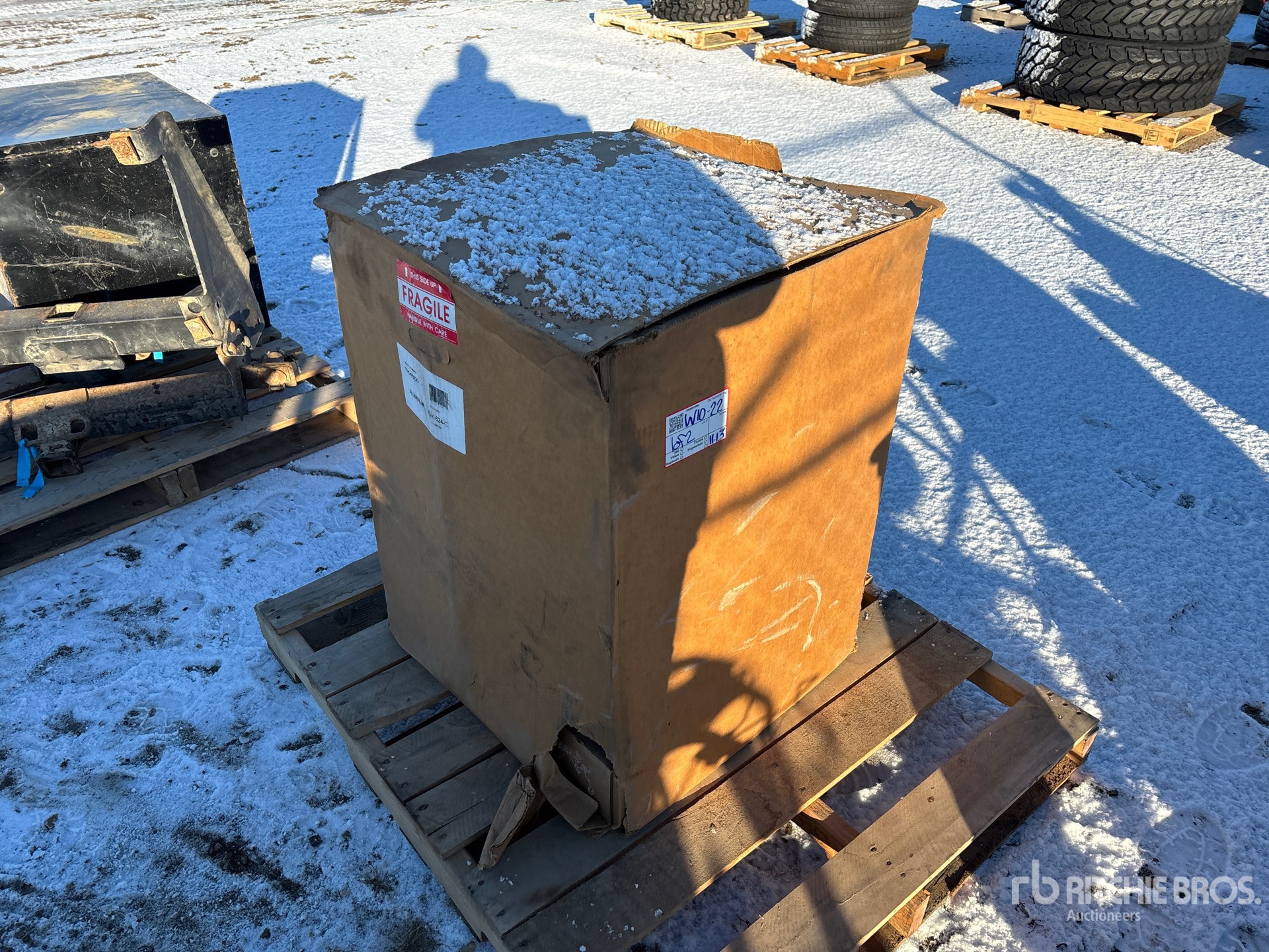 General Appearance with Bild, Ecke vorne rechts