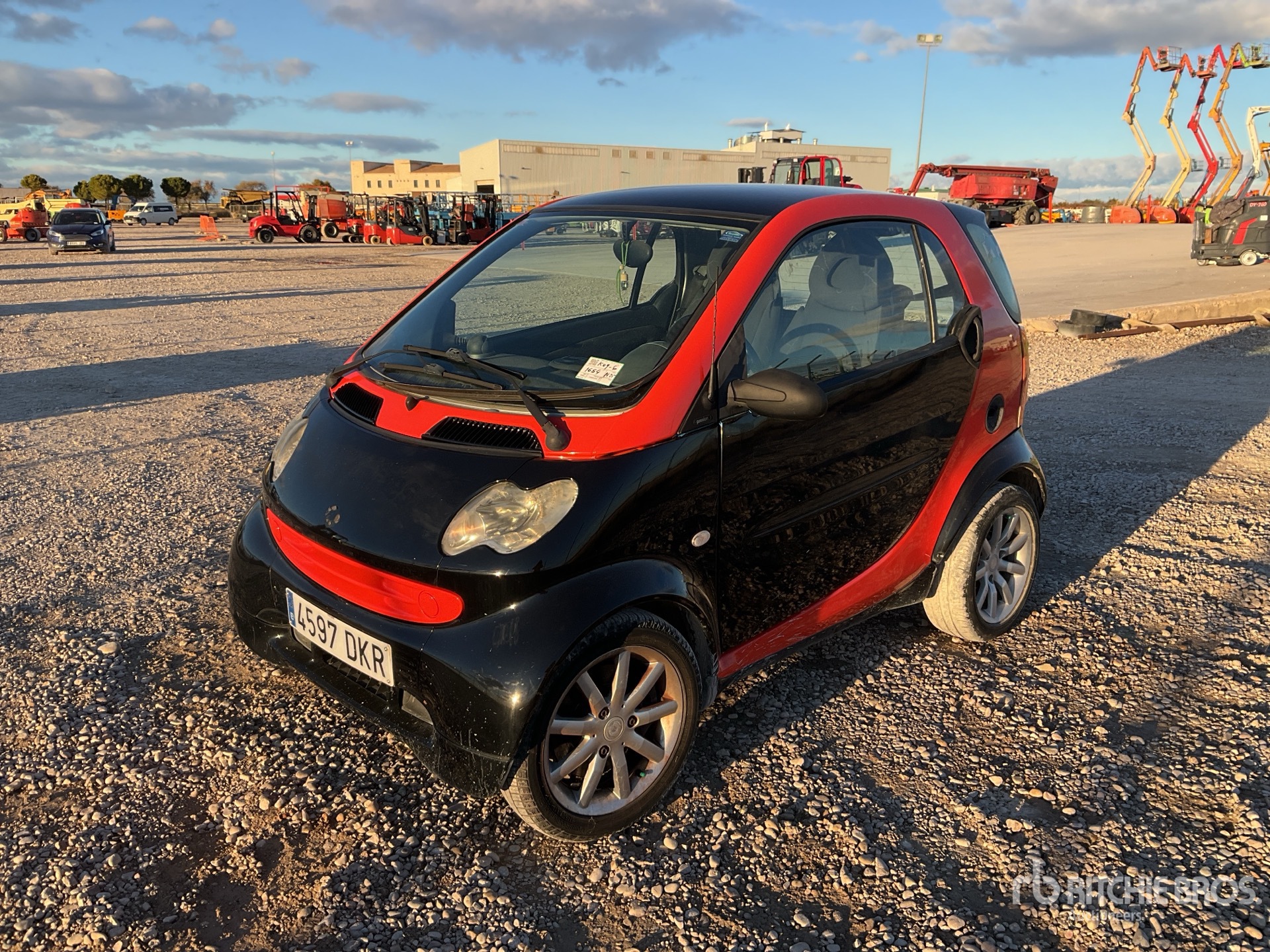 General Appearance with Picture, Left Front Corner