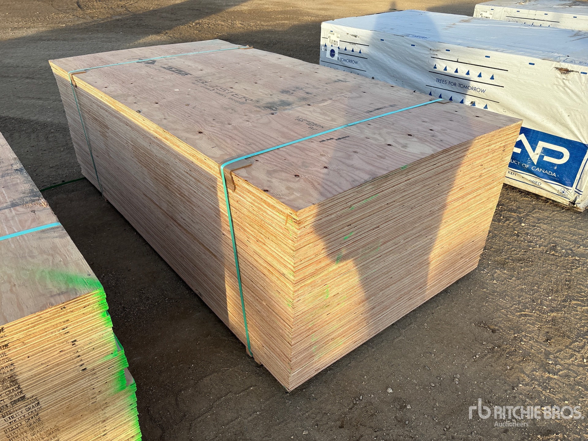 Aspect général with Image, coin arrière droit