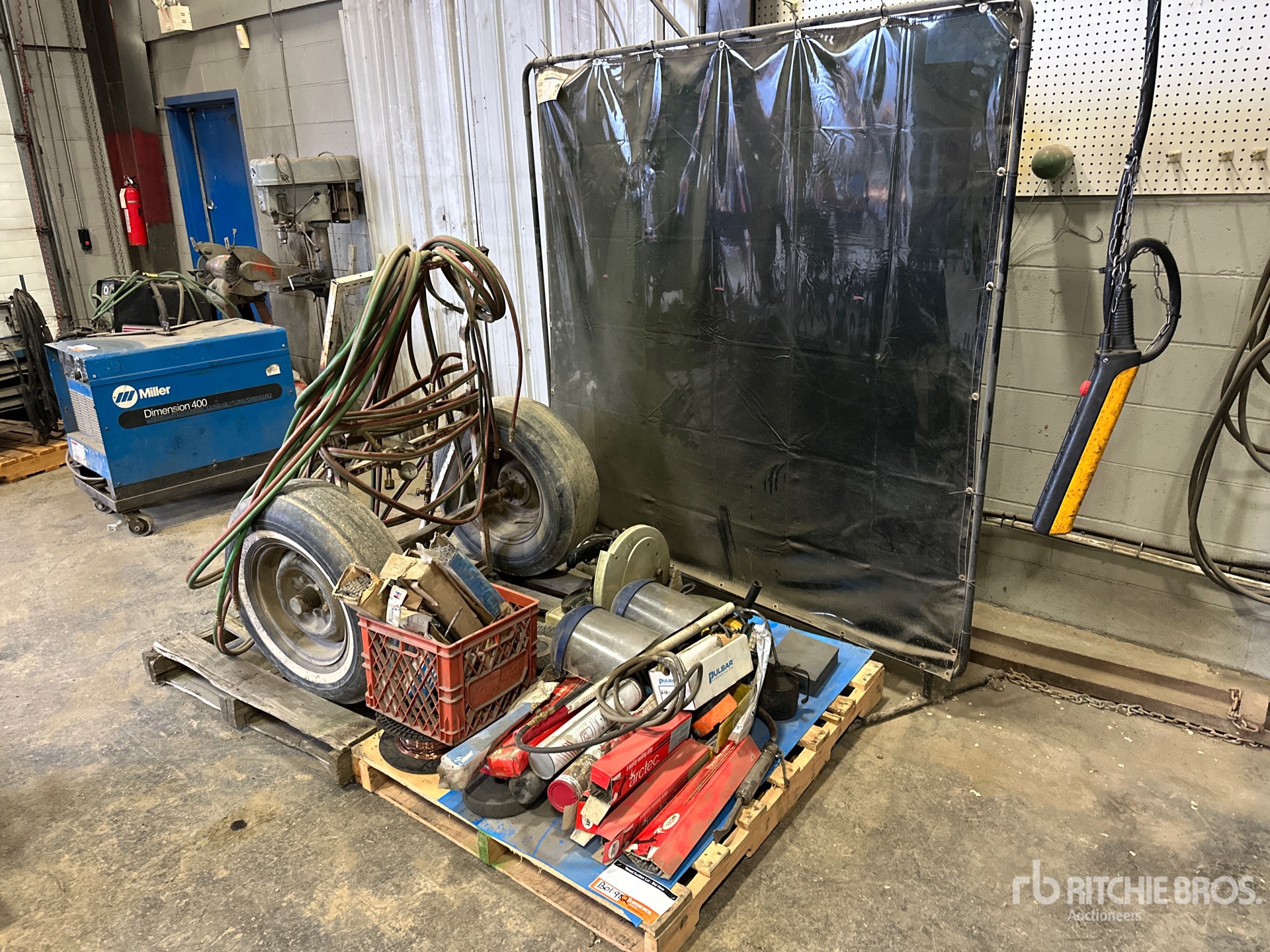 General Appearance with Foto, angolo anteriore sinistro