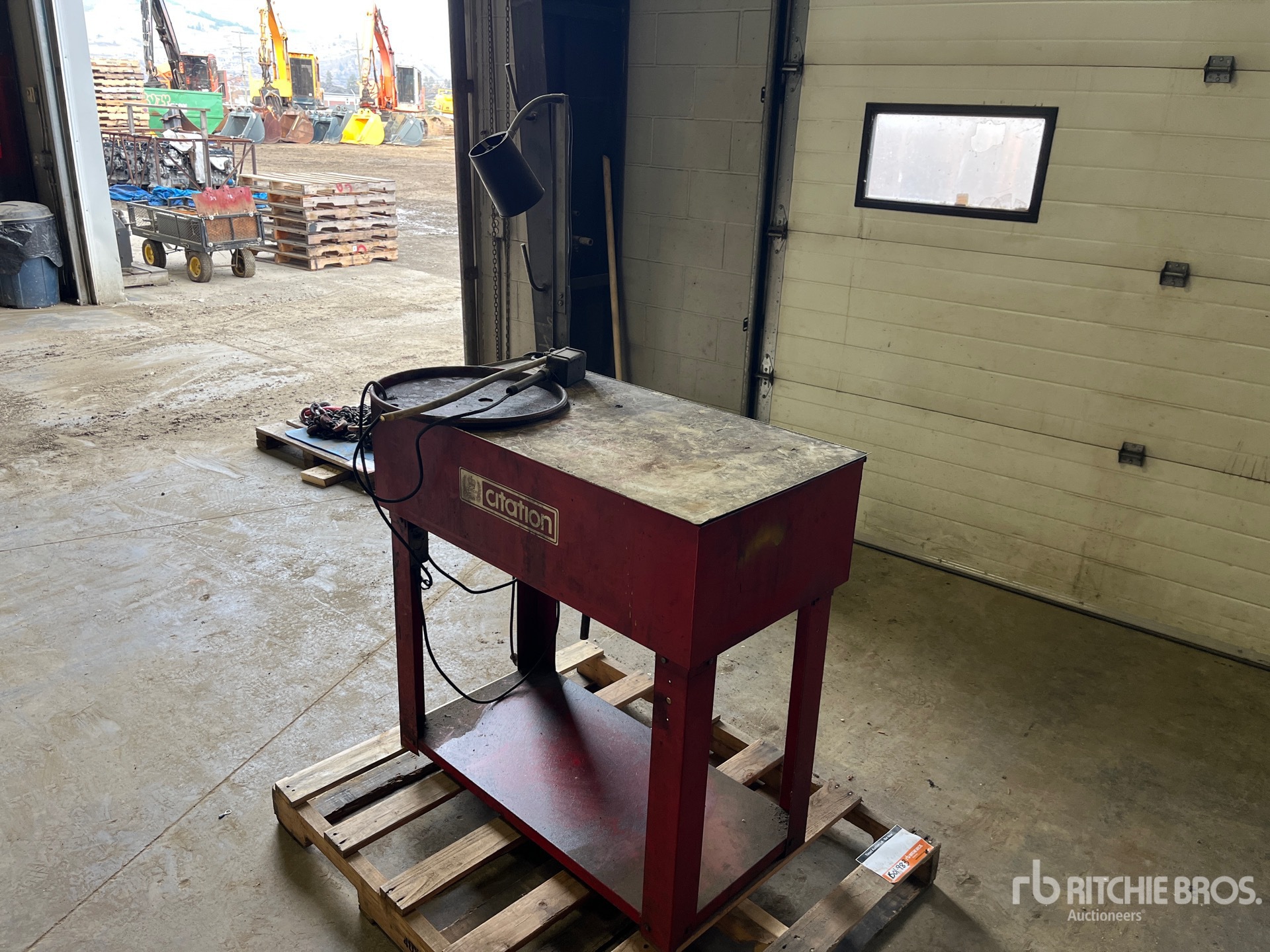 General Appearance with Picture, Right Front Corner