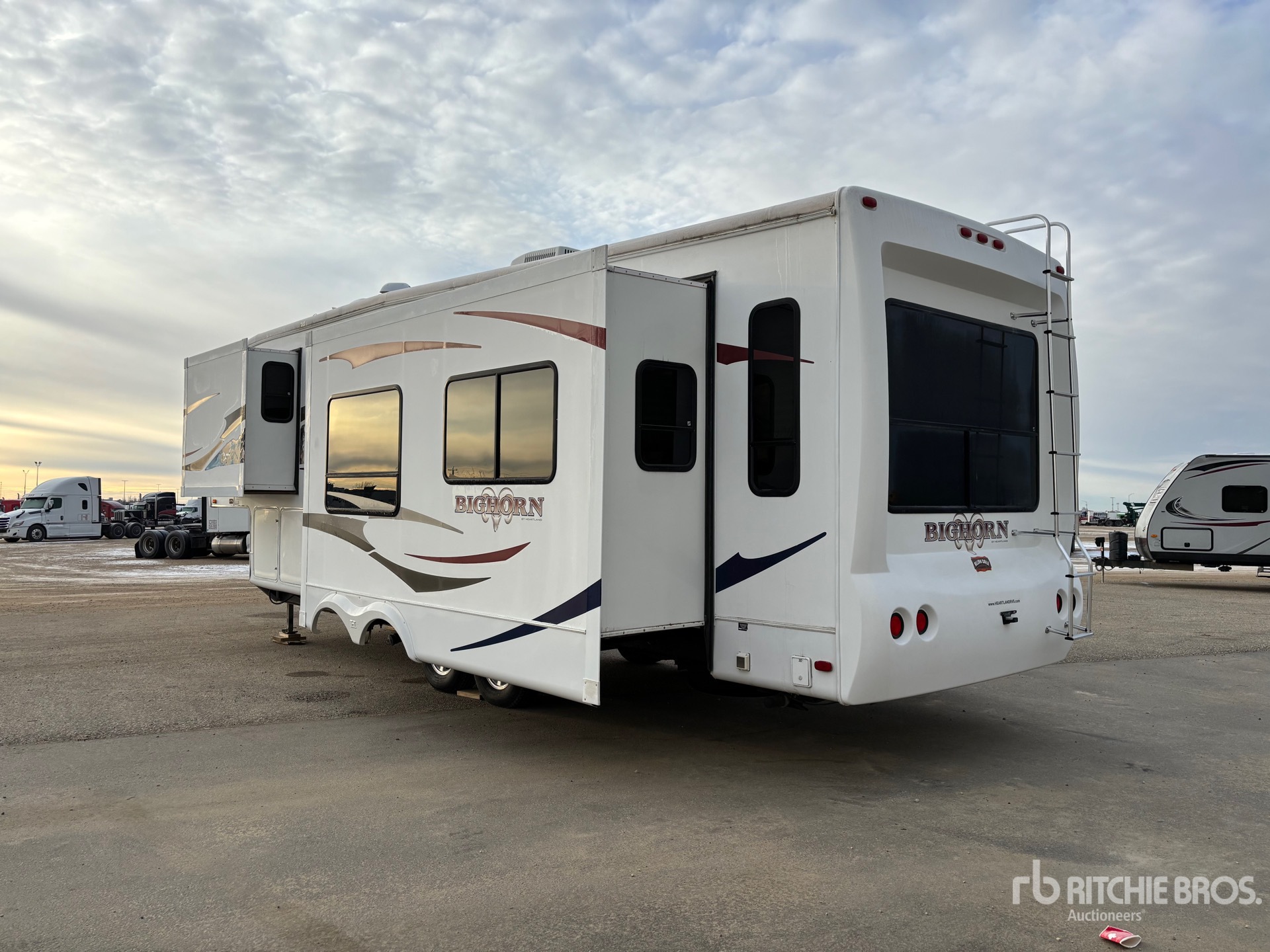 General Appearance with Picture, Left Rear Corner