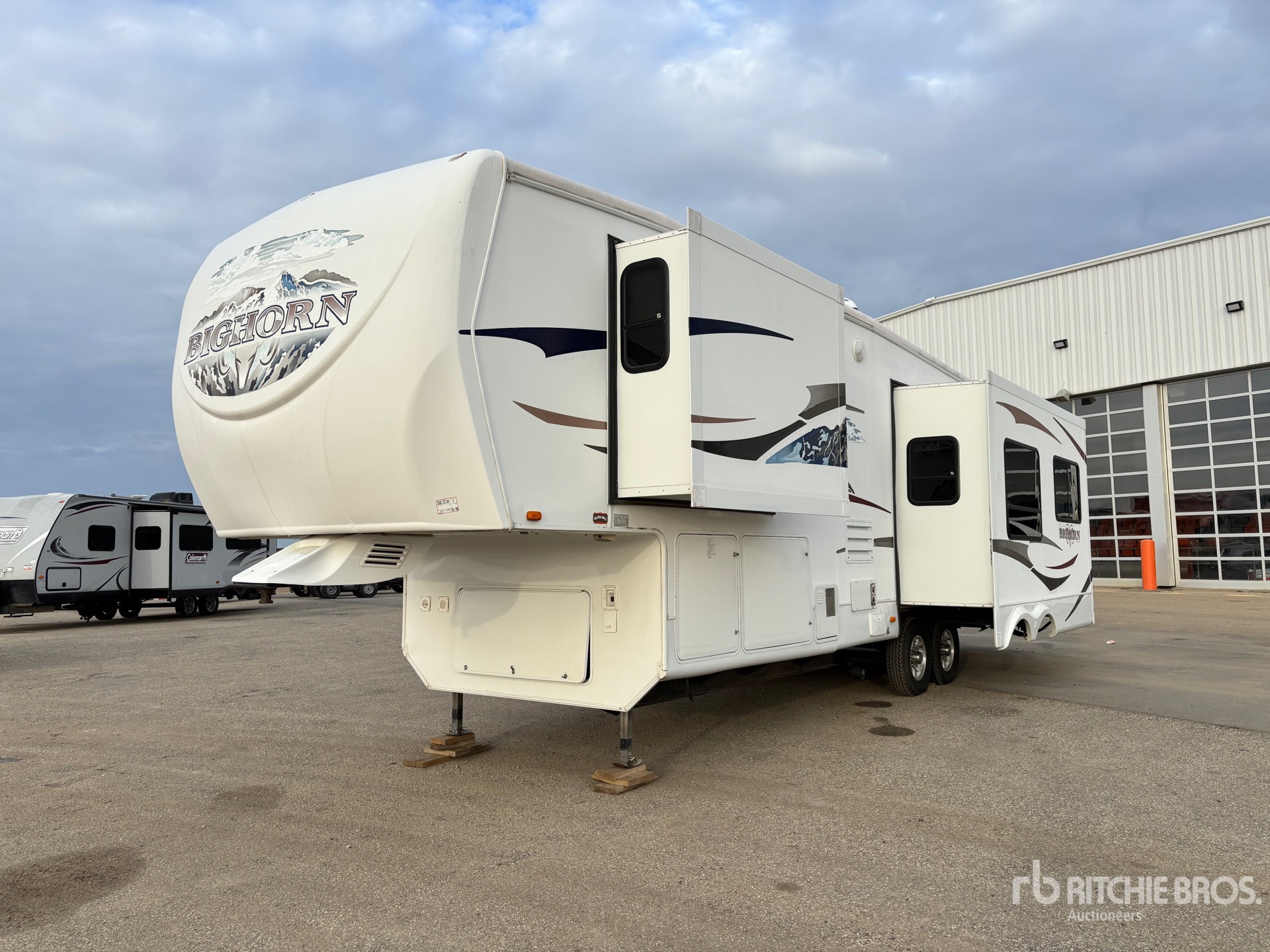 General Appearance with Picture, Left Front Corner