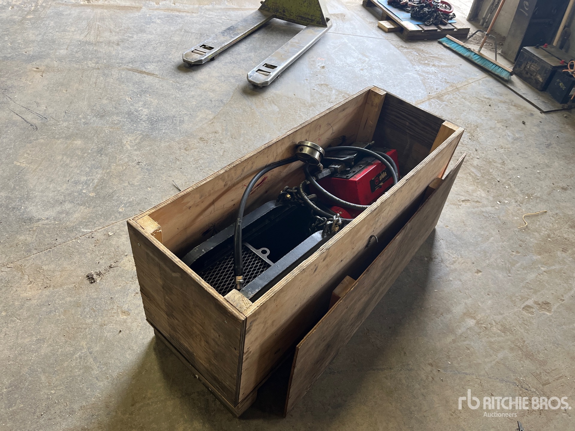 General Appearance with Bild, Ecke hinten links