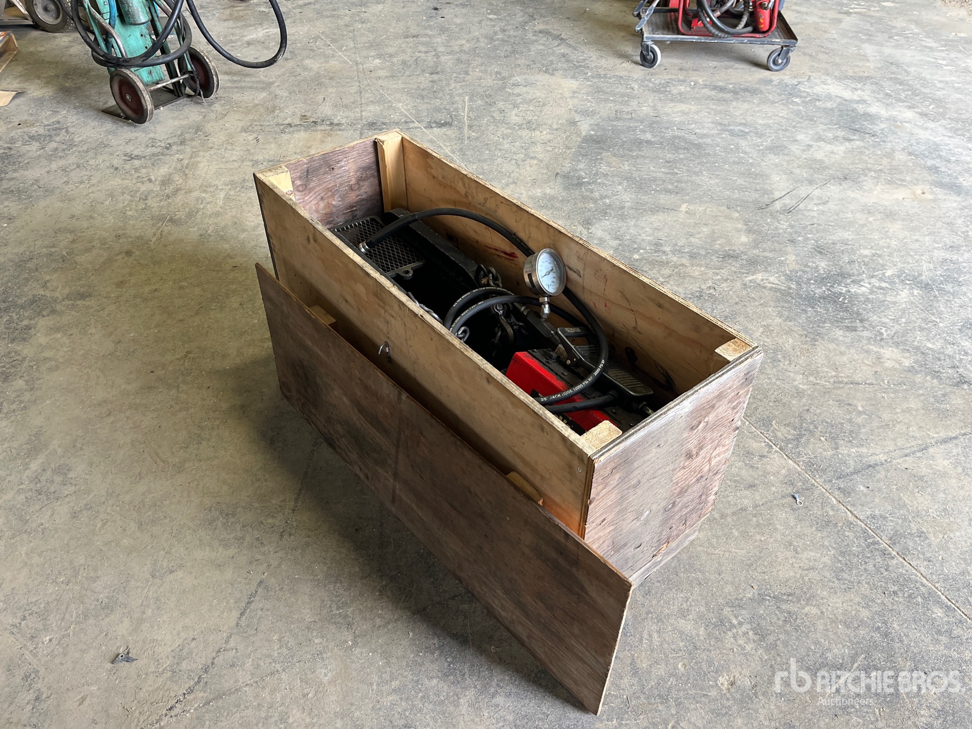 General Appearance with Bild, Ecke hinten rechts