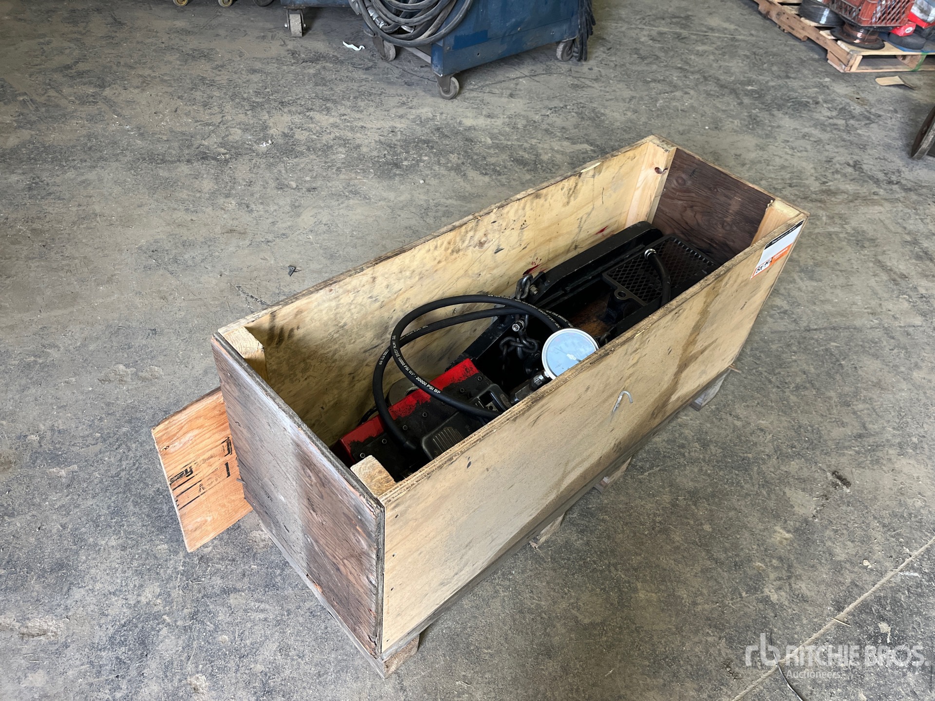 General Appearance with Bild, Ecke vorne rechts