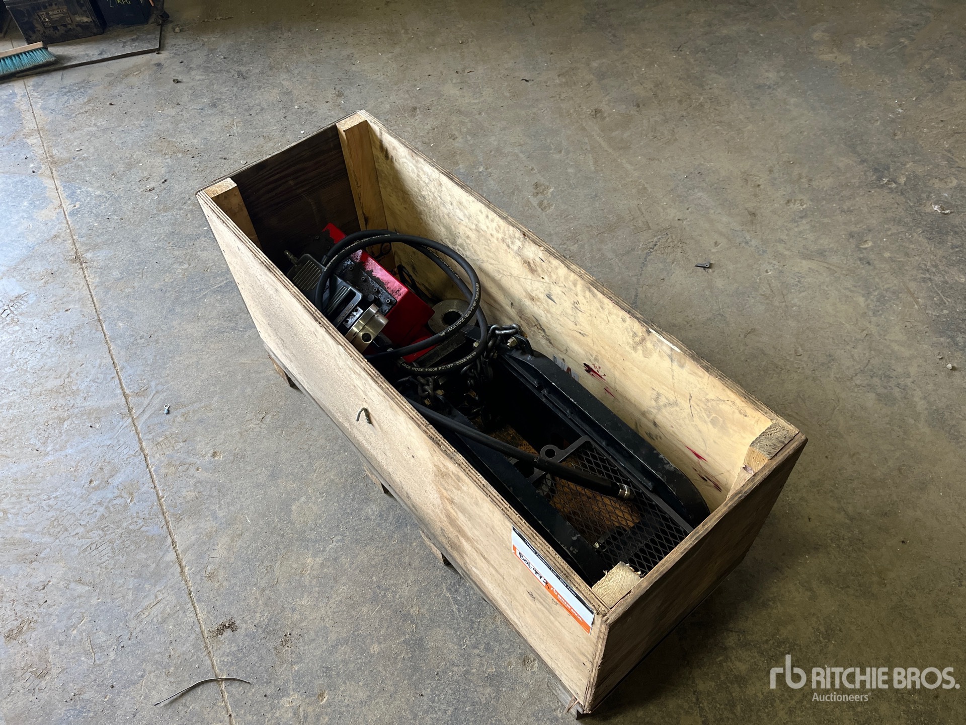 General Appearance with Bild, Ecke vorne links