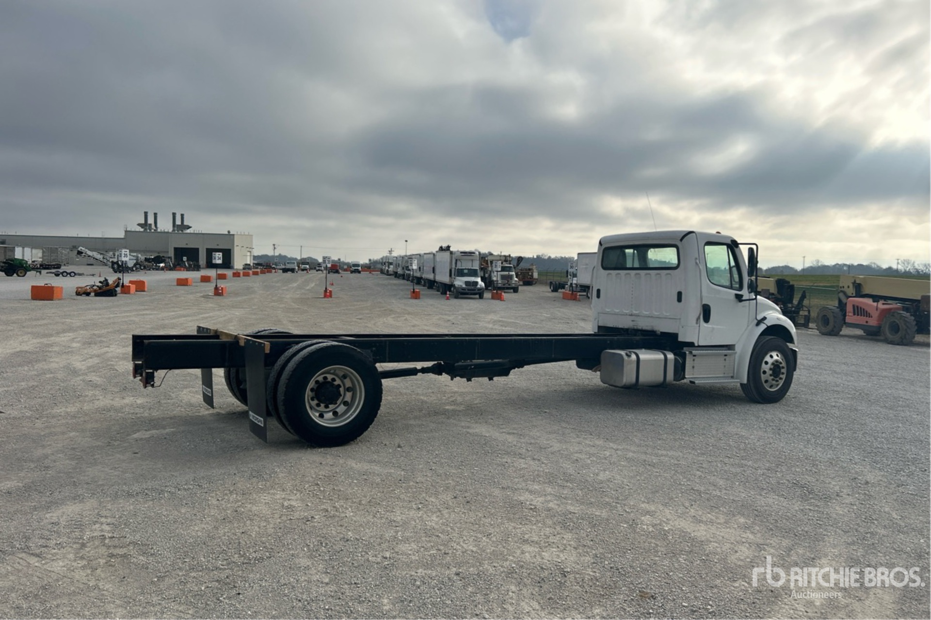 Aspect général with Image, coin arrière droit