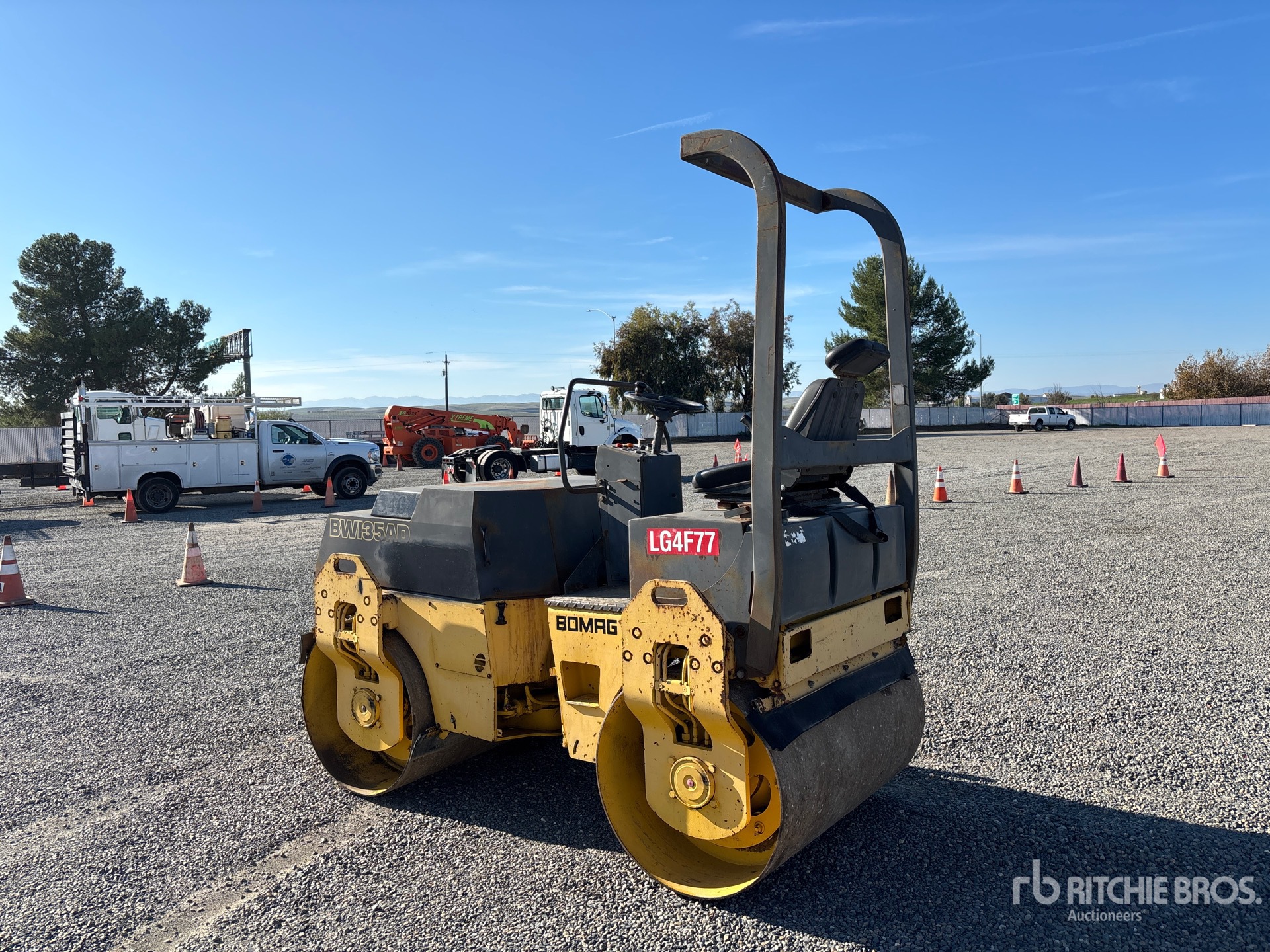 General Appearance with Bild, Ecke hinten links