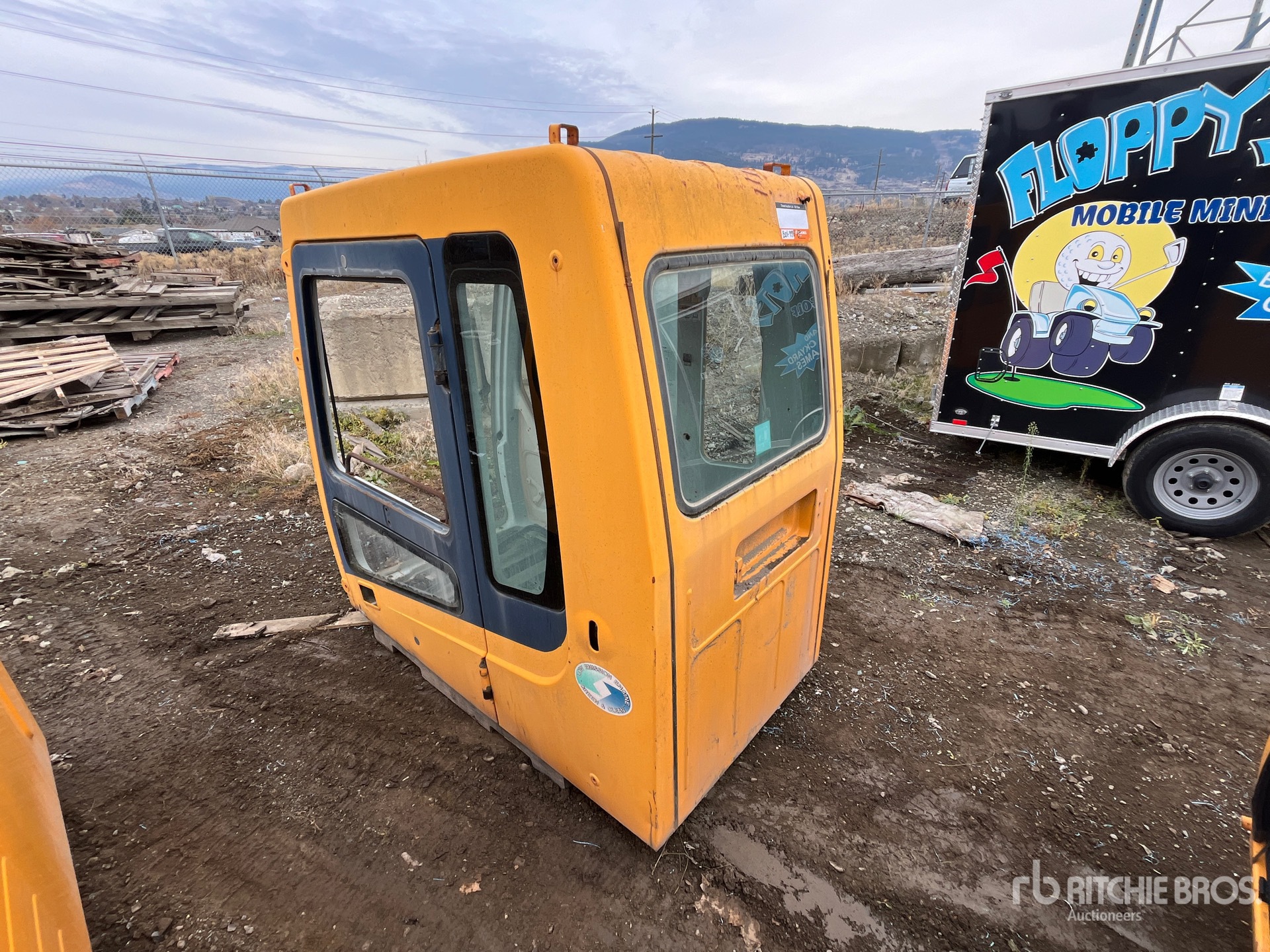 General Appearance with Bild, Ecke vorne rechts