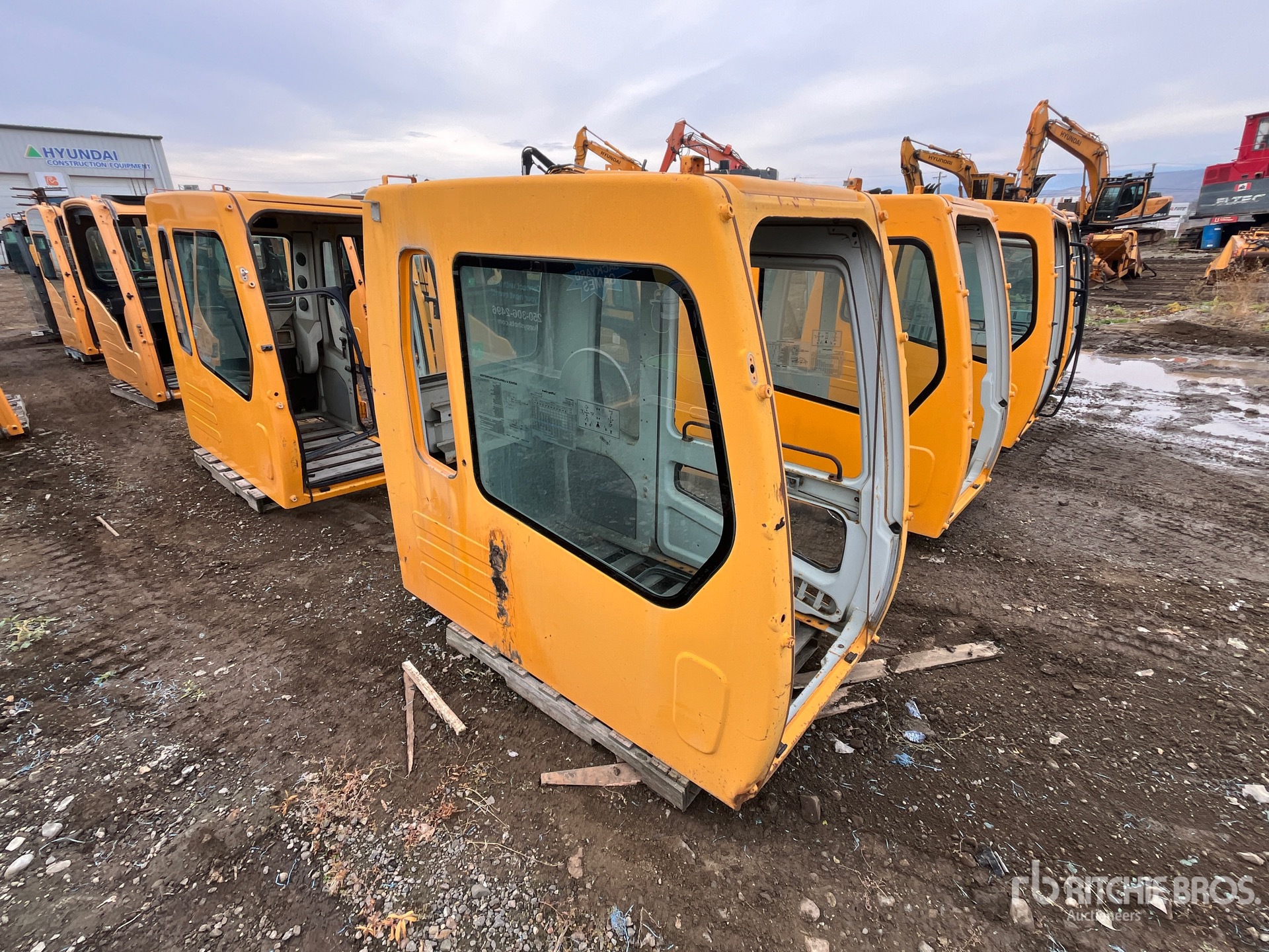 General Appearance with Bild, Ecke hinten links