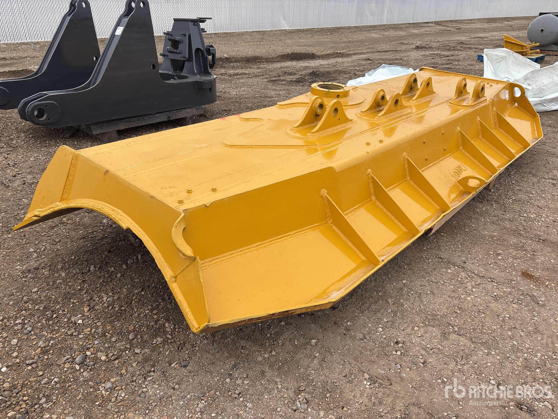 General Appearance with Bild, Ecke vorne rechts