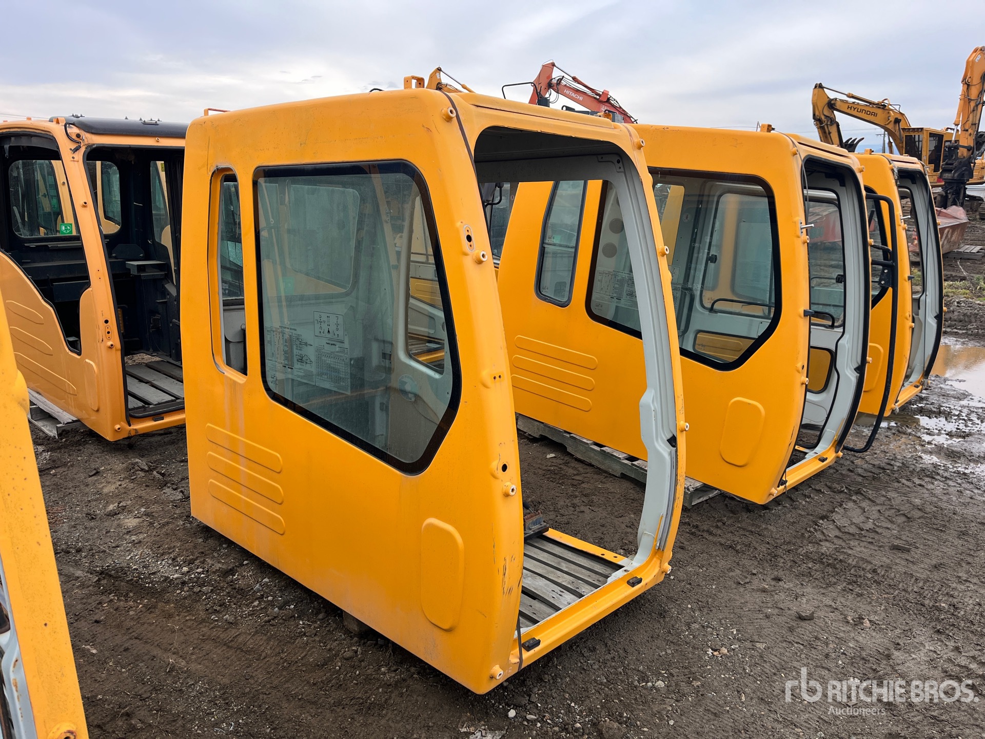 General Appearance with Bild, Ecke hinten links