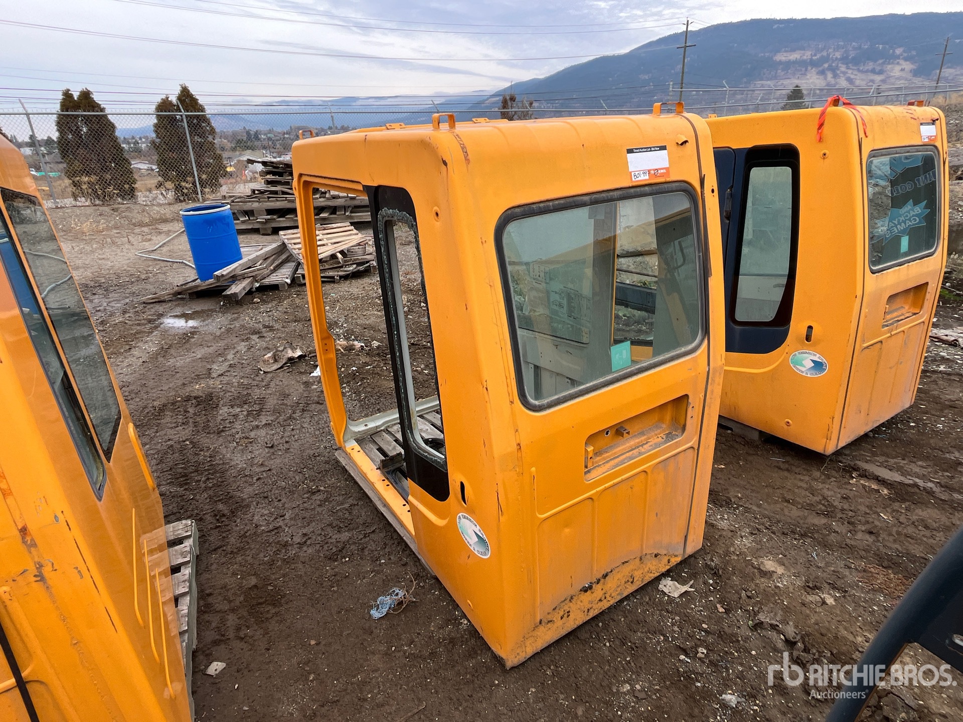 General Appearance with Bild, Ecke vorne rechts