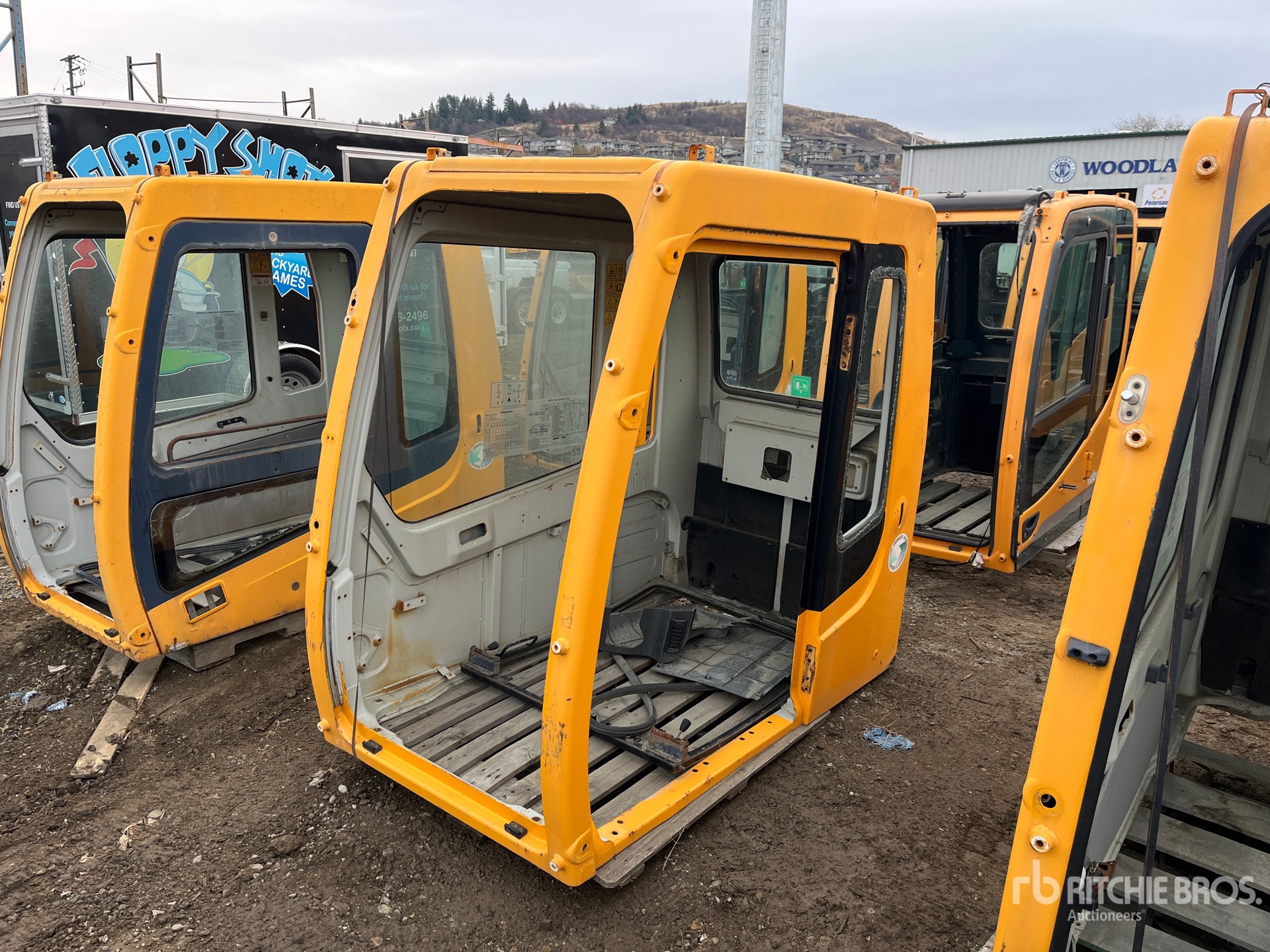 General Appearance with Bild, Ecke hinten rechts