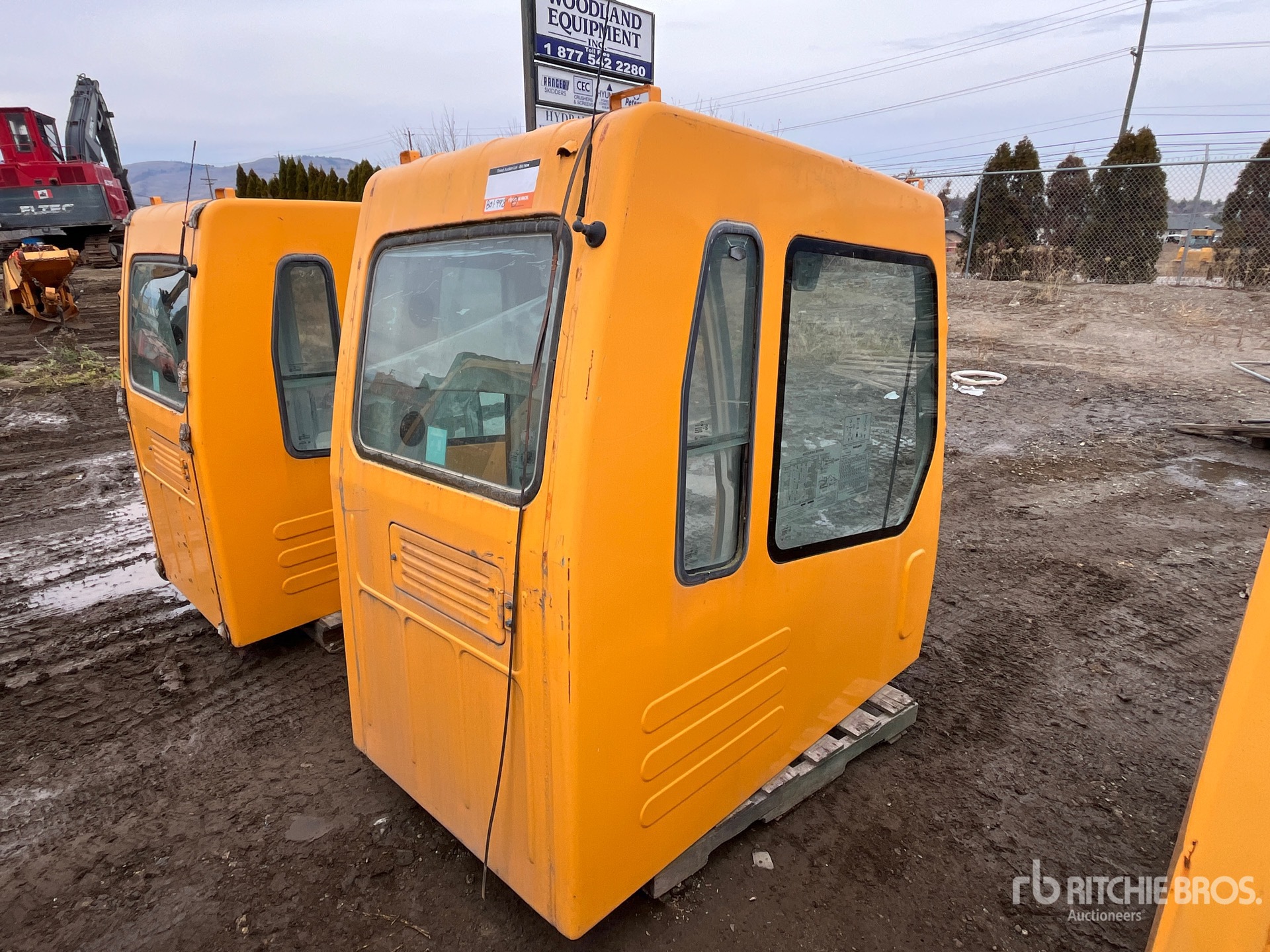 General Appearance with Bild, Ecke vorne links