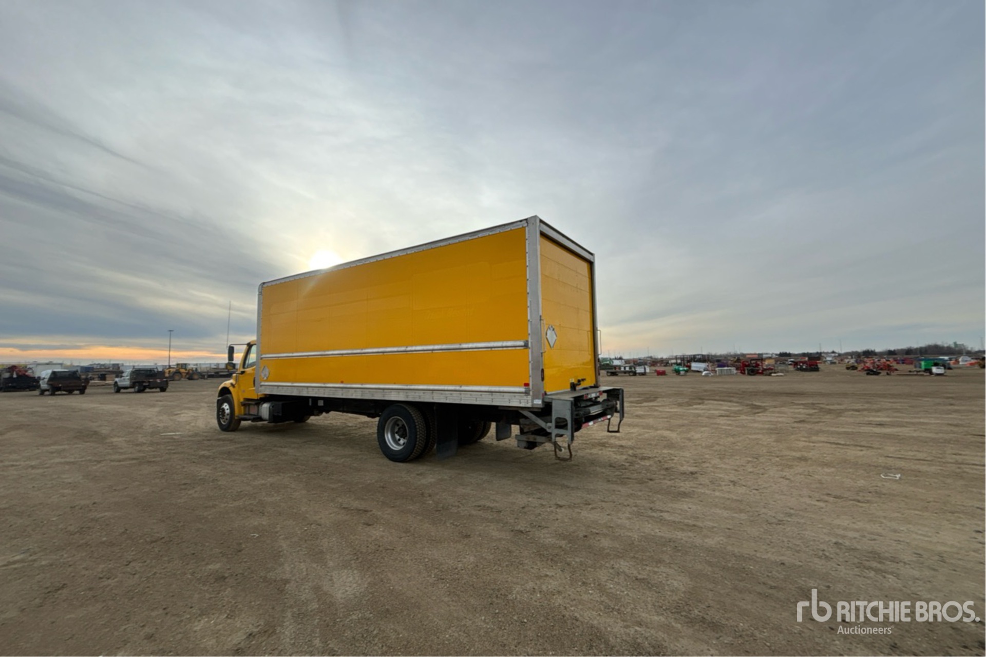 Aspect général with Image, coin arrière gauche