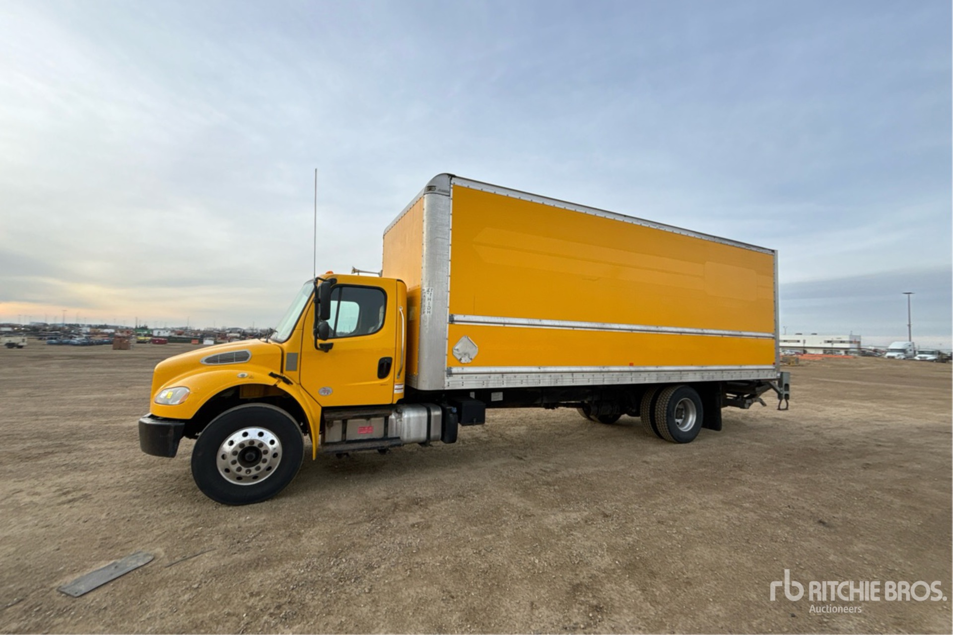 Aspect général with Image, coin avant gauche