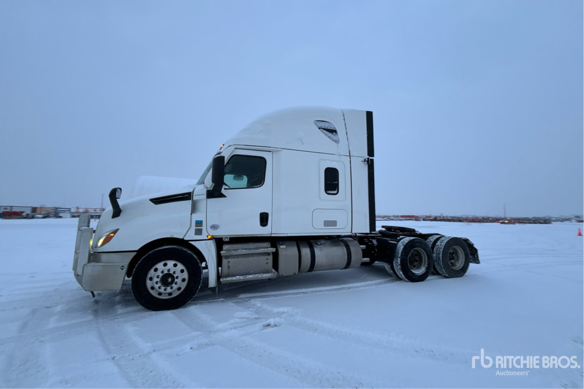 General Appearance with Bild, Ecke vorne links